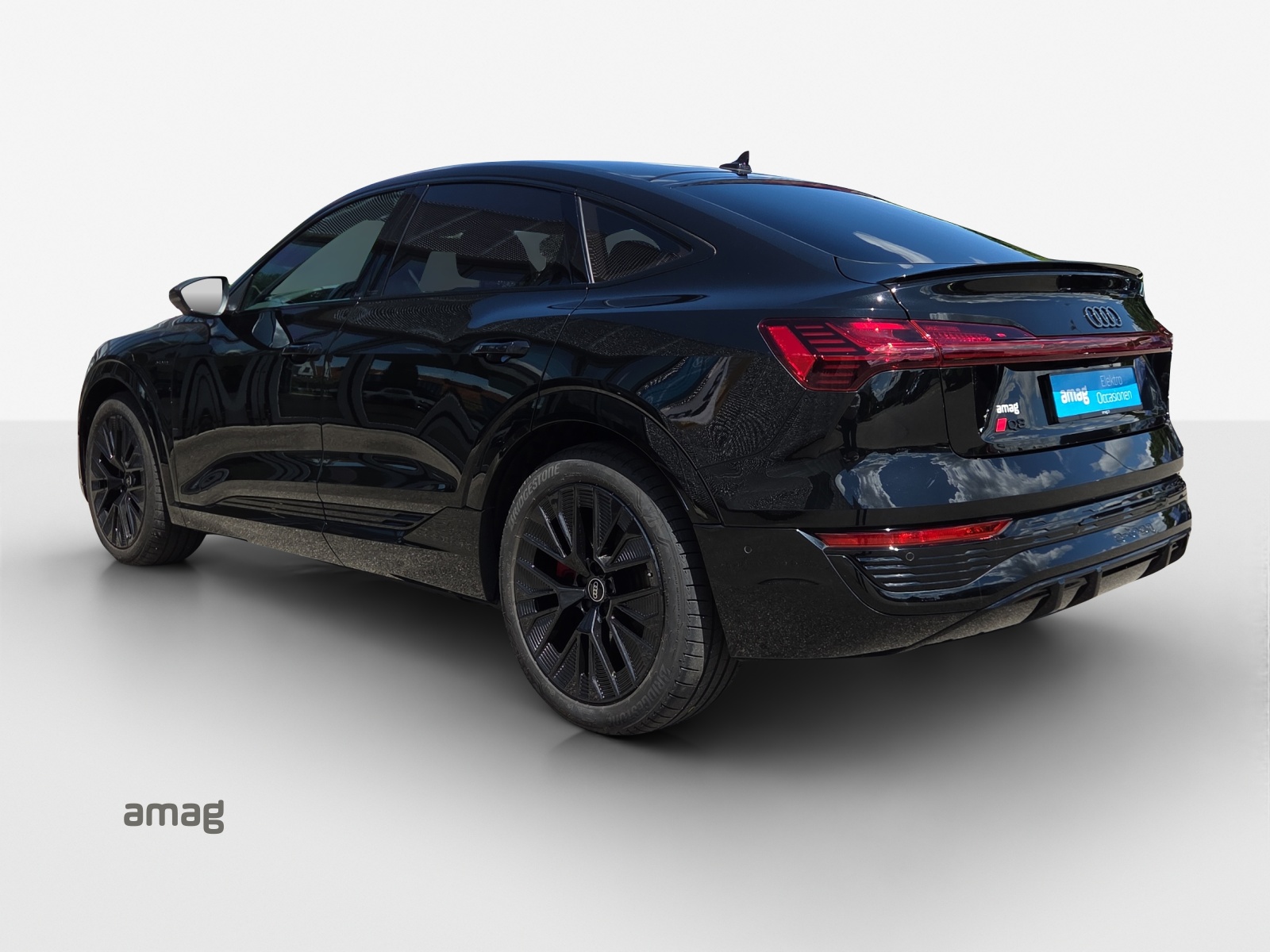 AUDI Q8 Sportback 55 e-tron Black Edition quattro-image-2