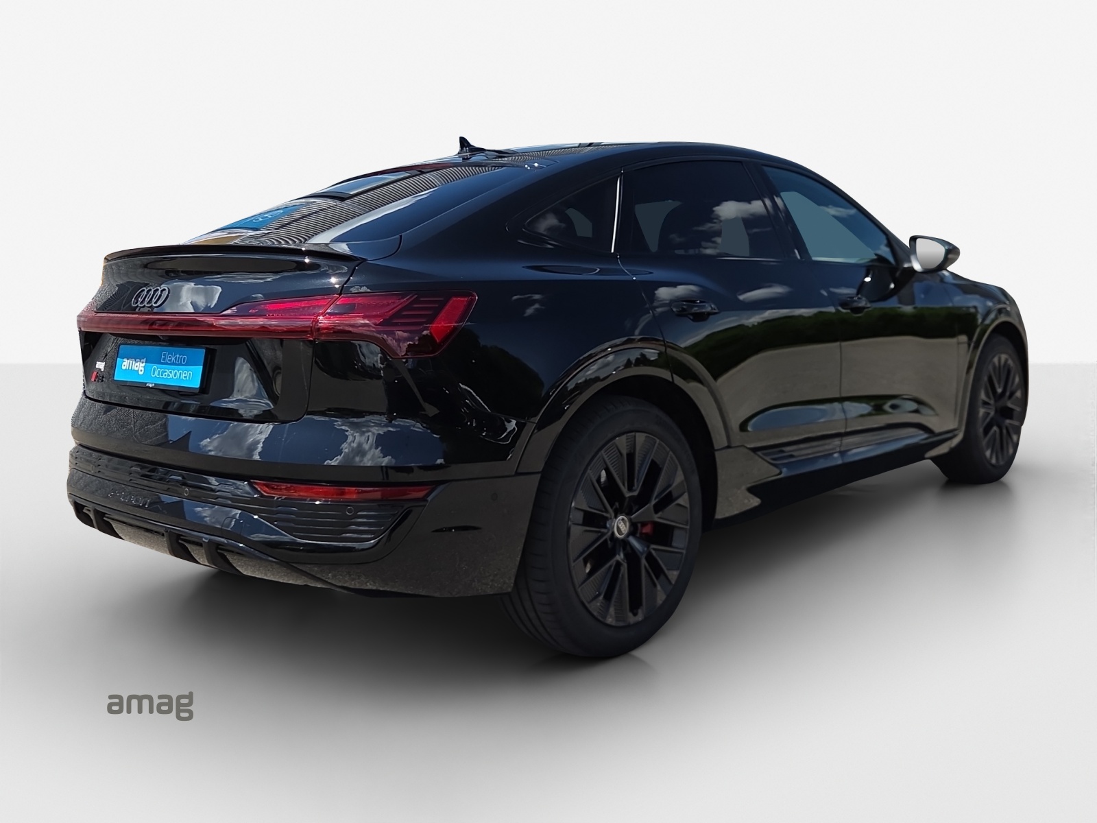 AUDI Q8 Sportback 55 e-tron Black Edition quattro-image-5