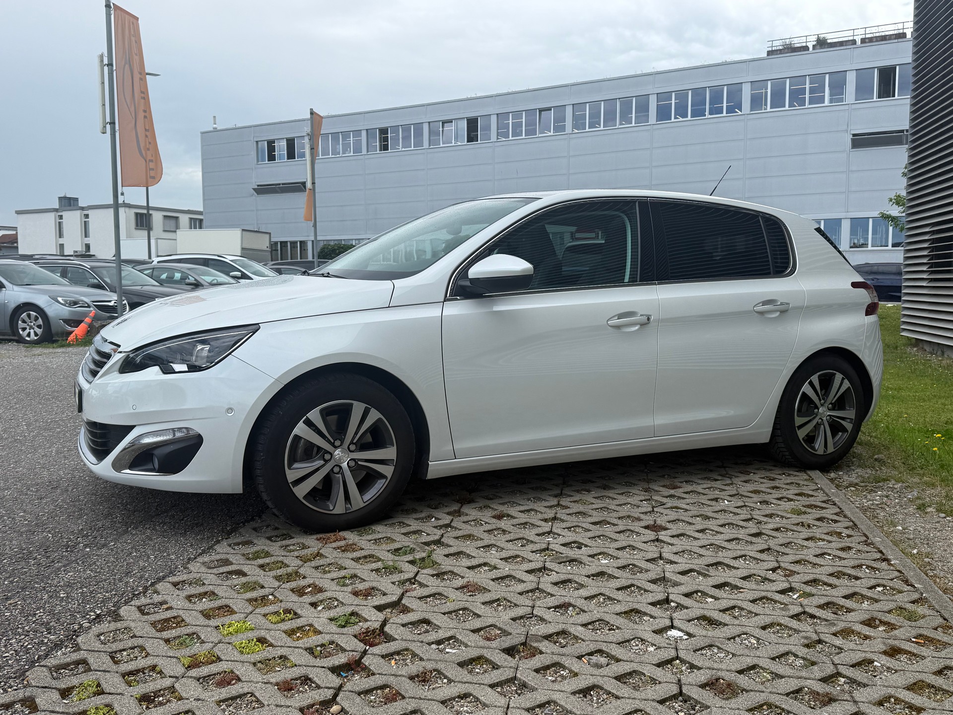 PEUGEOT 308 1.6 THP Féline-image-10