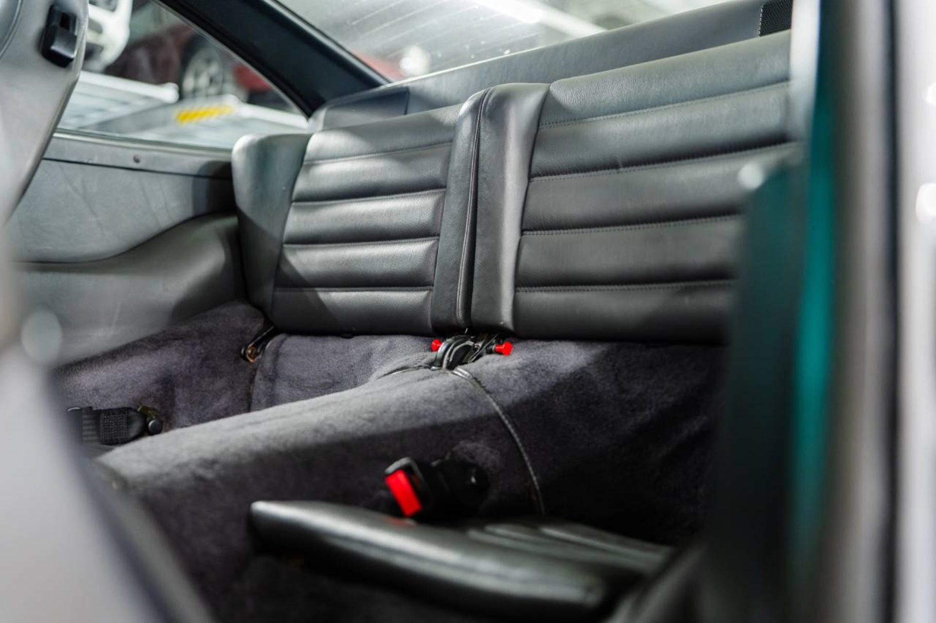 PORSCHE 911 Carrera 4 Coupé-image-20