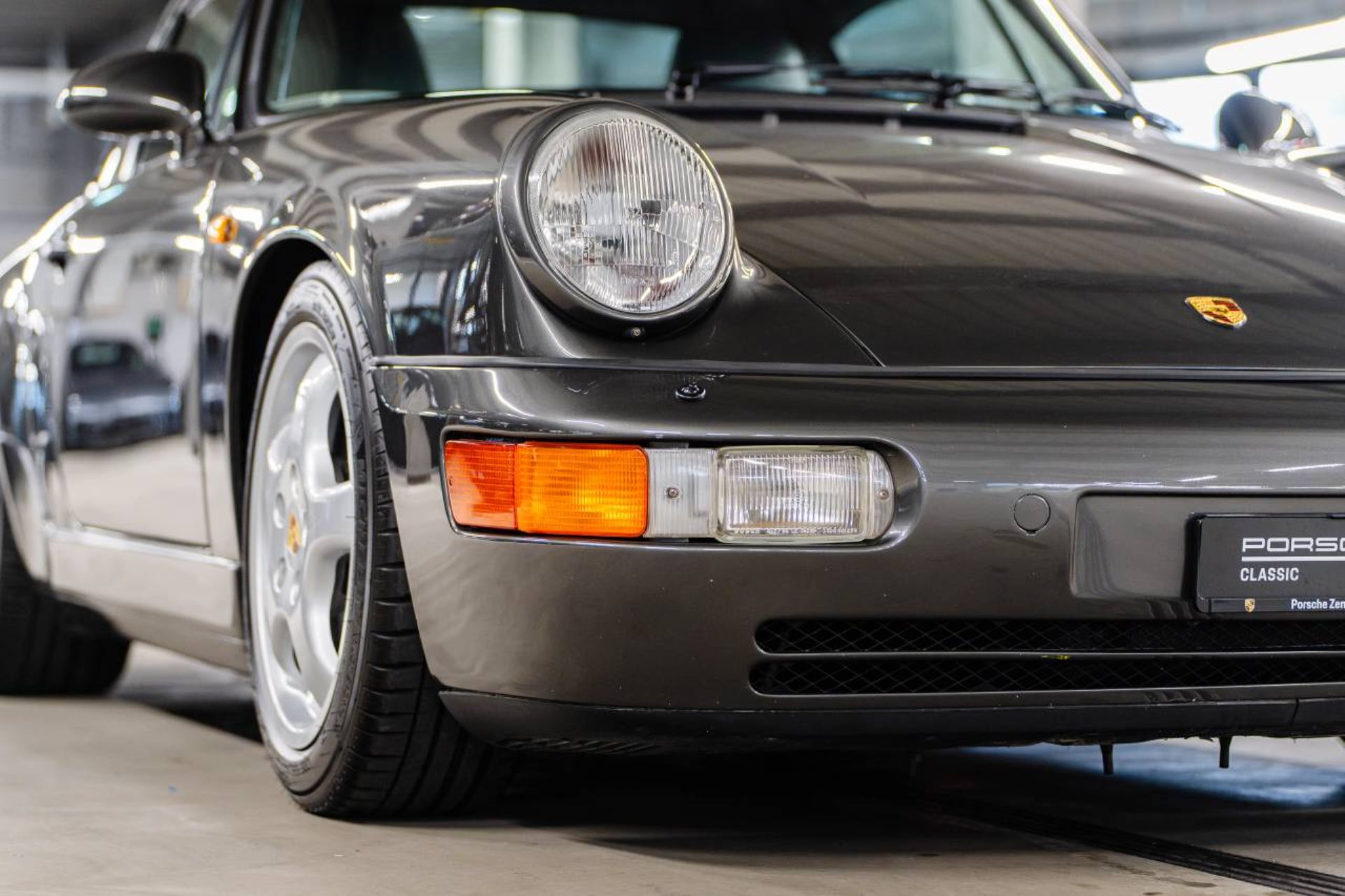 PORSCHE 911 Carrera 4 Coupé-image-9