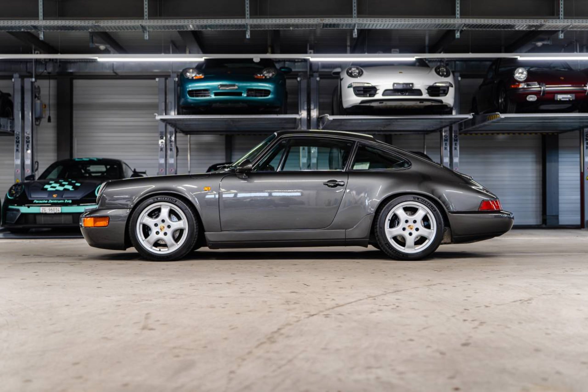 PORSCHE 911 Carrera 4 Coupé-image-1