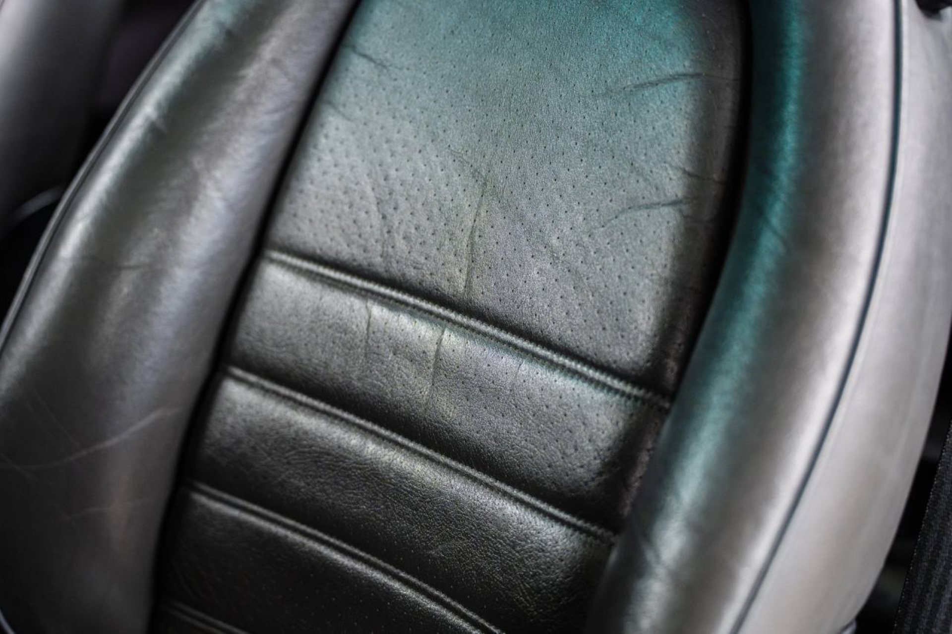 PORSCHE 911 Carrera 4 Coupé-image-24