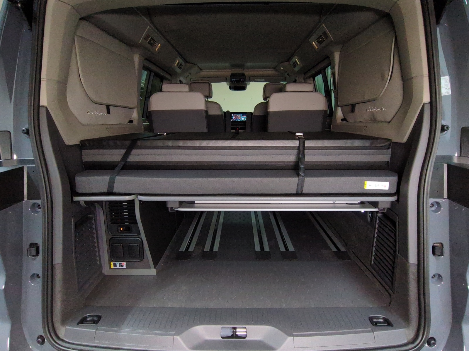 VW California eHybrid Beach Tour Liberty 4Motion-image-9