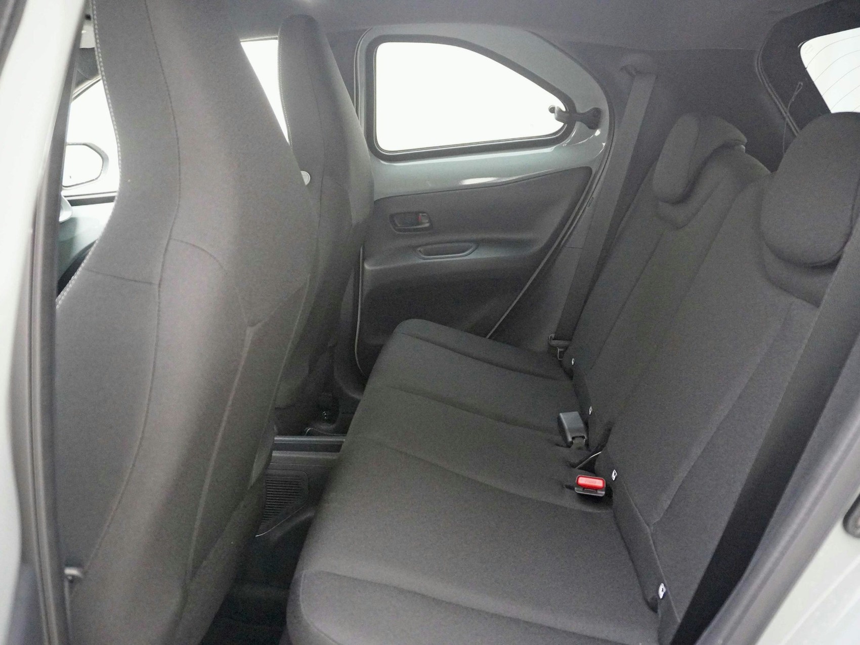 TOYOTA Aygo X 1.5 VVT-i HSD Trend-image-15