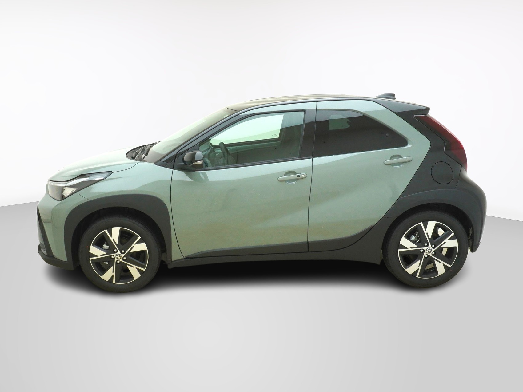 TOYOTA Aygo X 1.5 VVT-i HSD Trend-image-1
