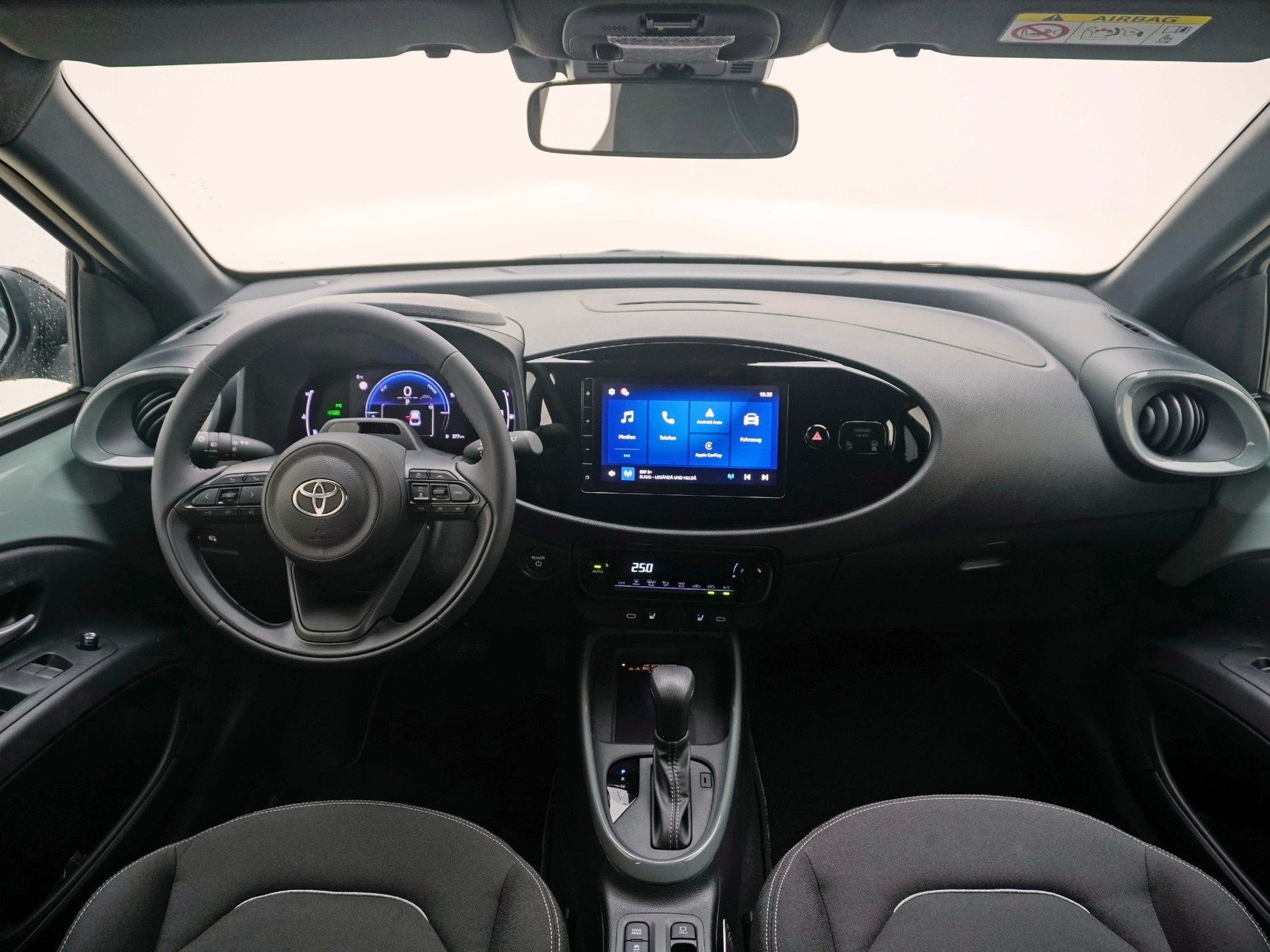 TOYOTA Aygo X 1.5 VVT-i HSD Trend-image-10