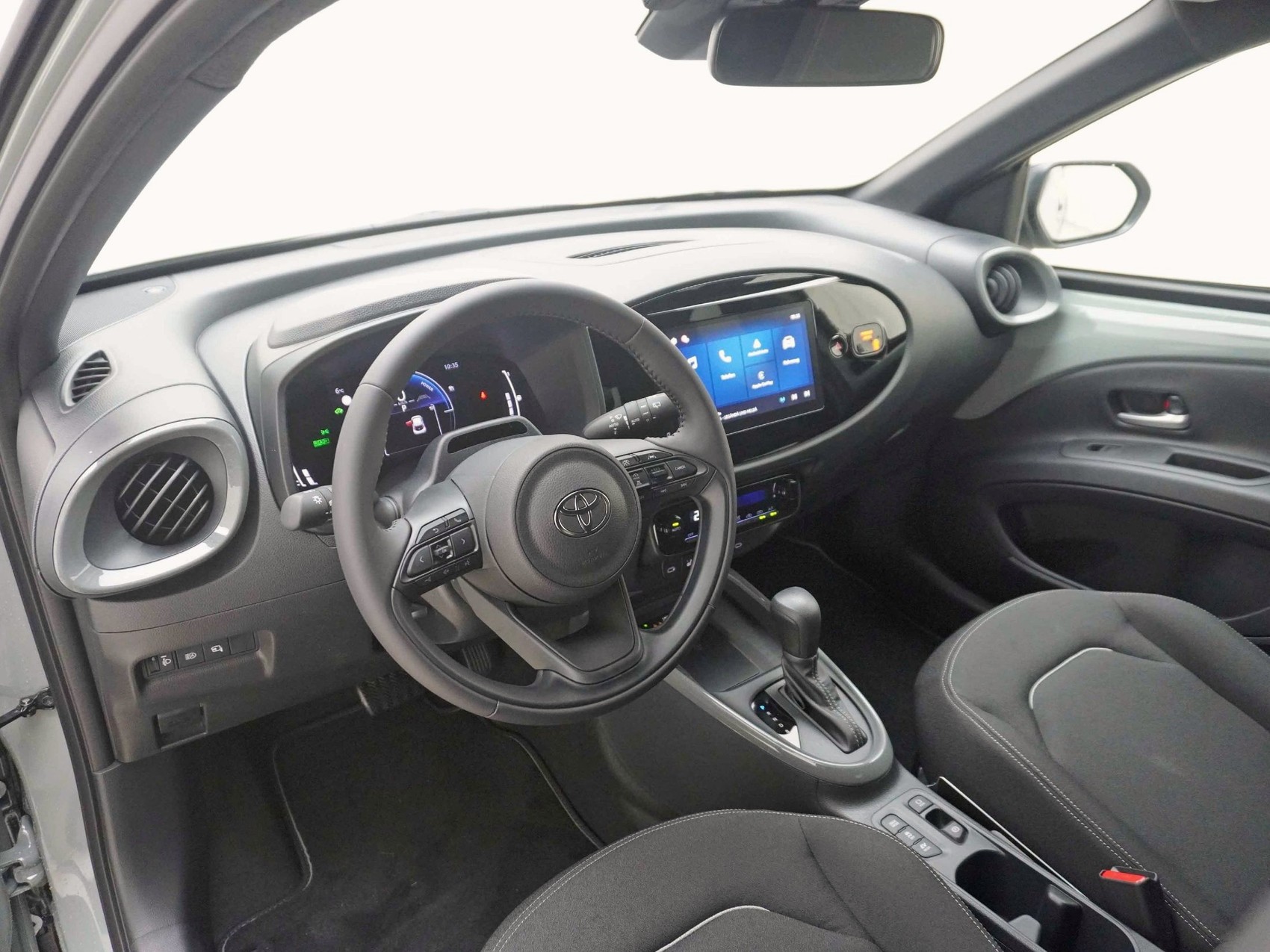 TOYOTA Aygo X 1.5 VVT-i HSD Trend-image-13