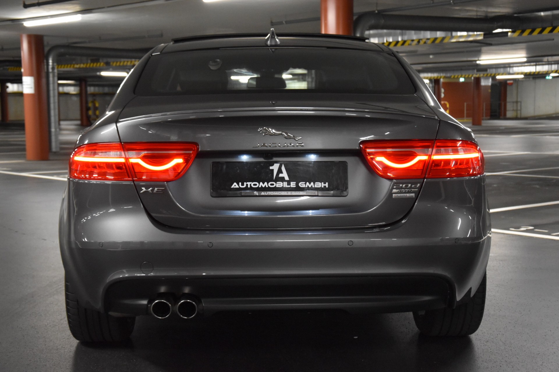 JAGUAR XE 20d R-Sport AWD Automat-image-8