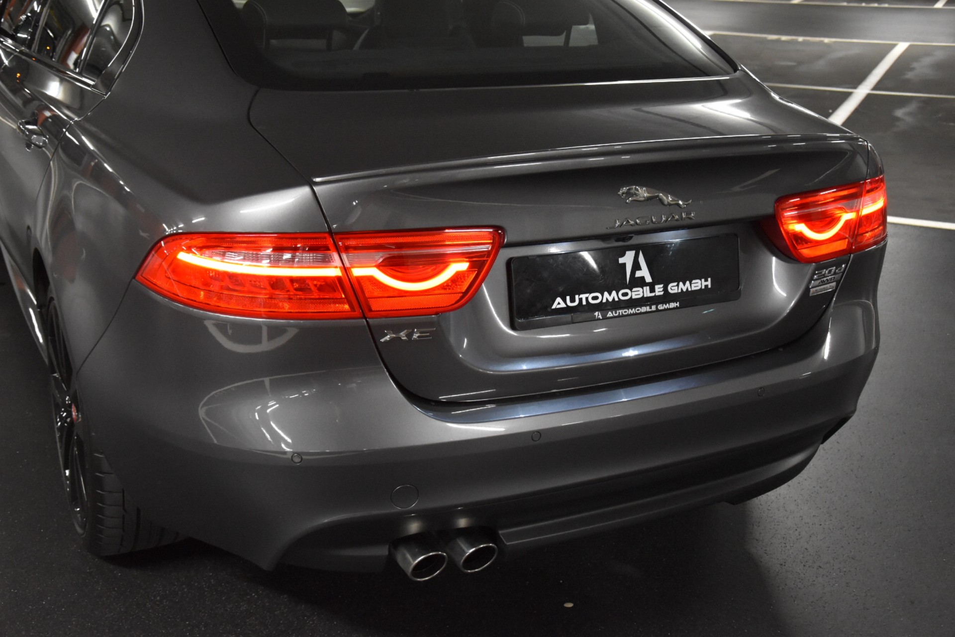JAGUAR XE 20d R-Sport AWD Automat-image-7