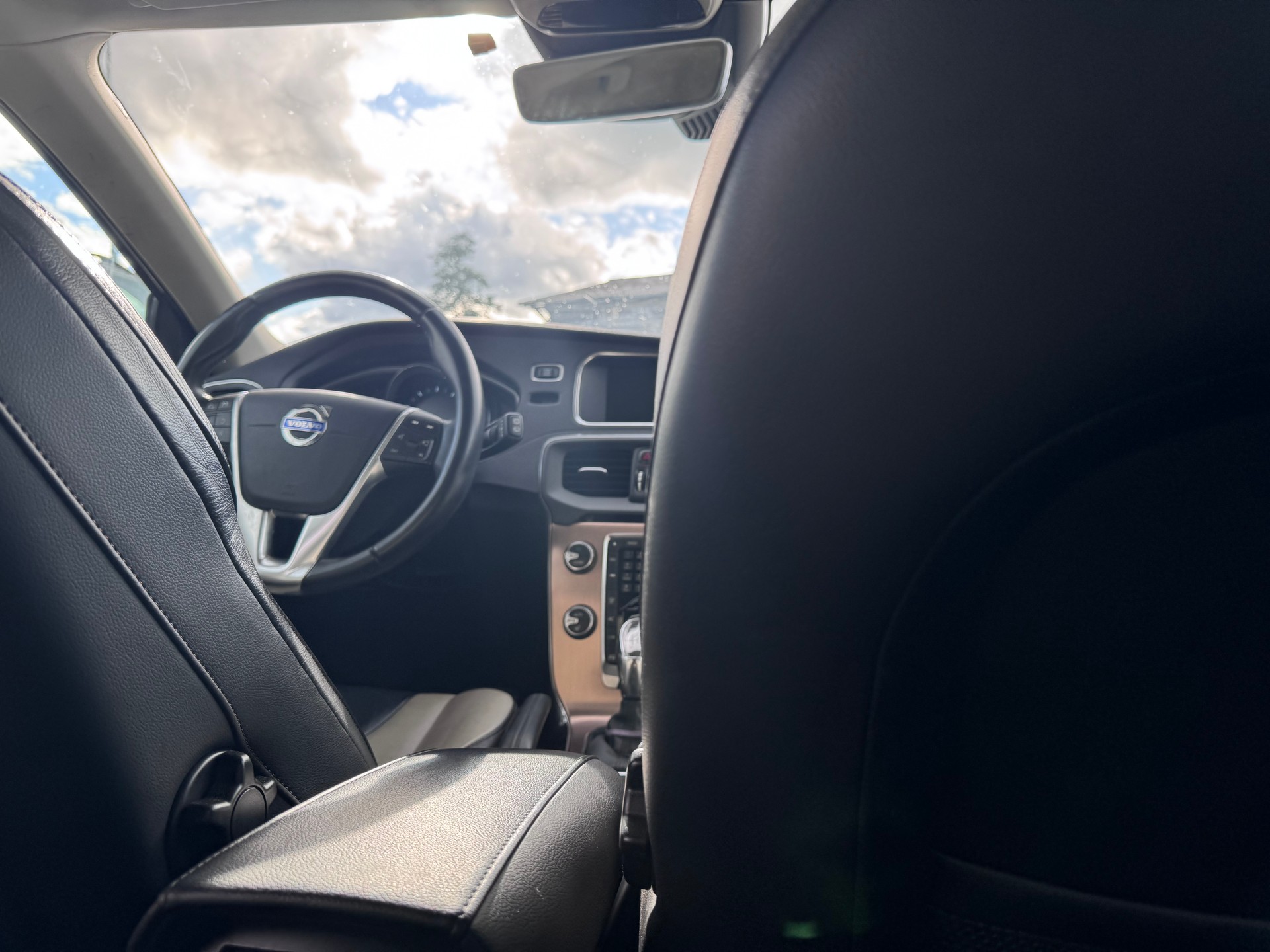 VOLVO V40 Cross Country T5 AWD Summum Geartronic-image-10