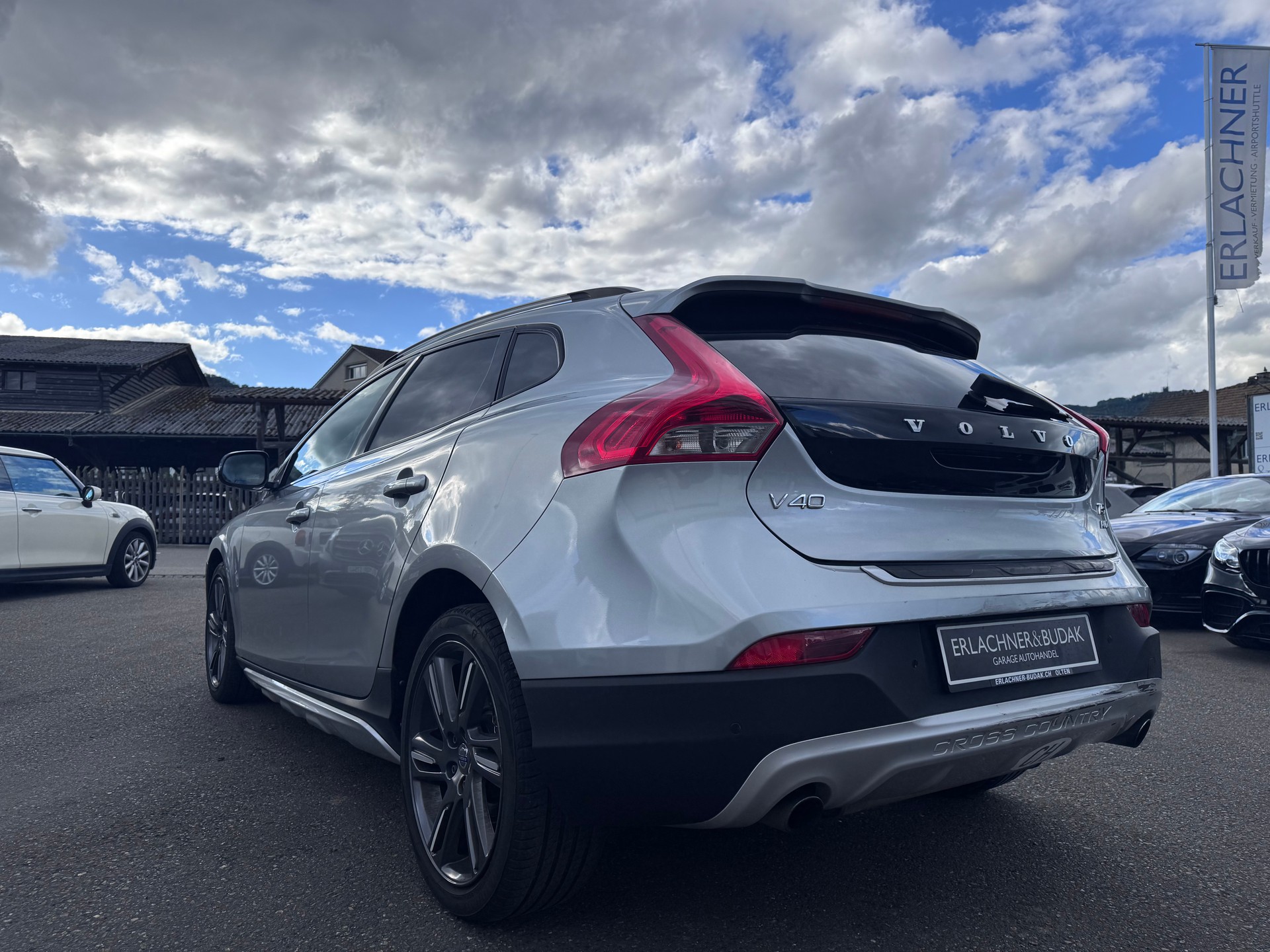 VOLVO V40 Cross Country T5 AWD Summum Geartronic-image-3