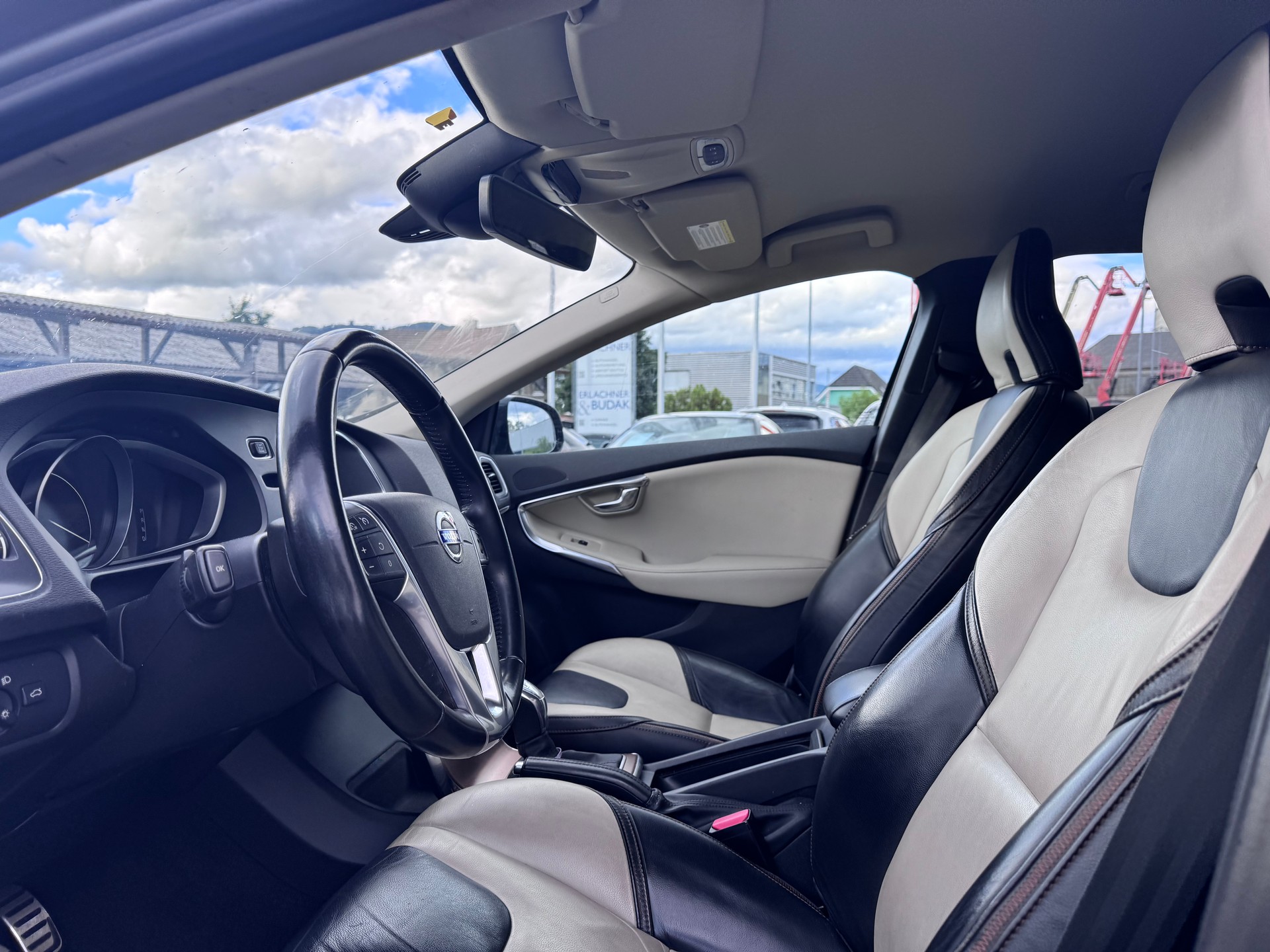 VOLVO V40 Cross Country T5 AWD Summum Geartronic-image-8