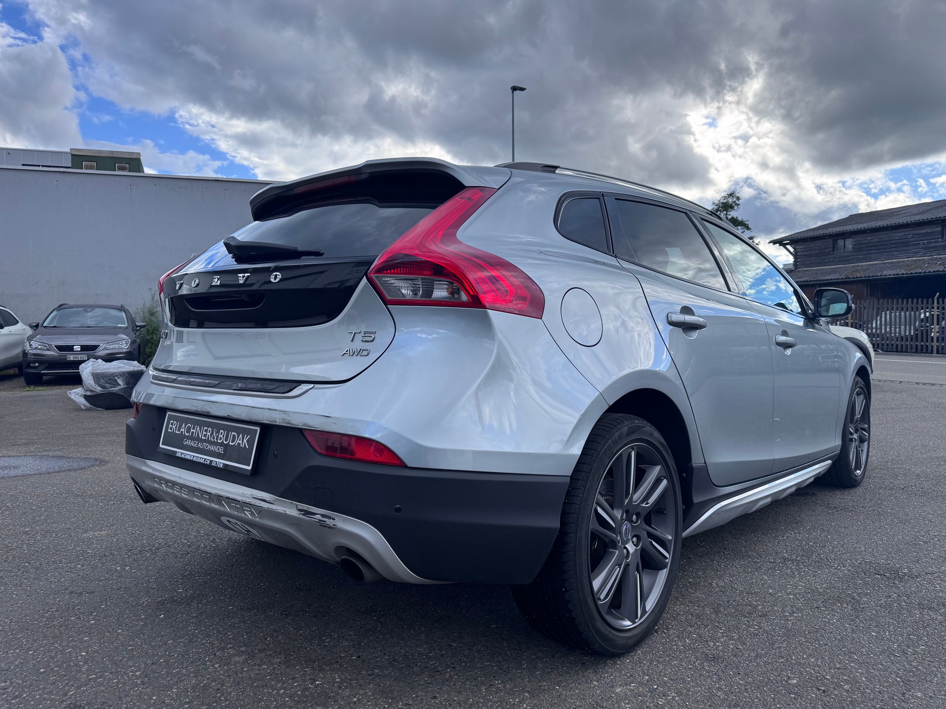 VOLVO V40 Cross Country T5 AWD Summum Geartronic-image-4