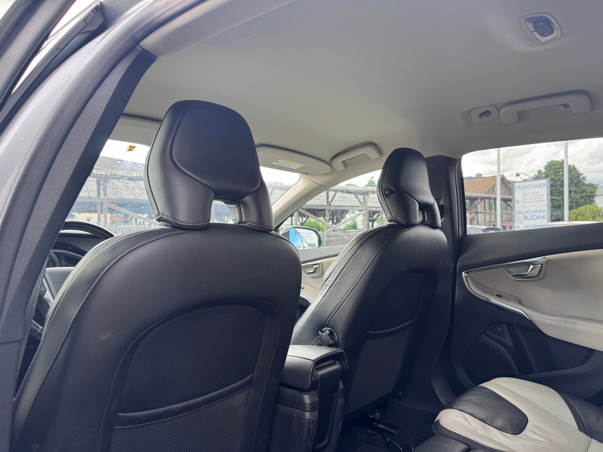 VOLVO V40 Cross Country T5 AWD Summum Geartronic-image-7