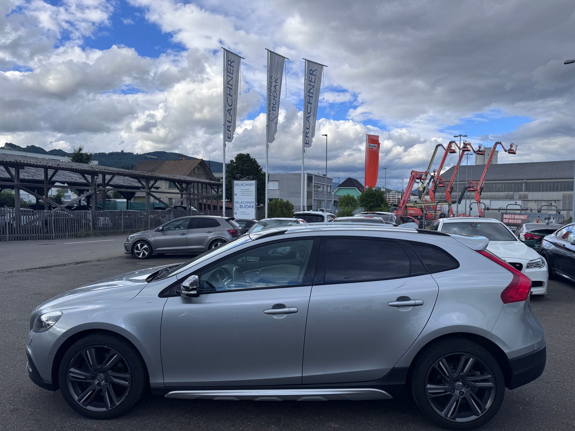 VOLVO V40 Cross Country T5 AWD Summum Geartronic-image-2