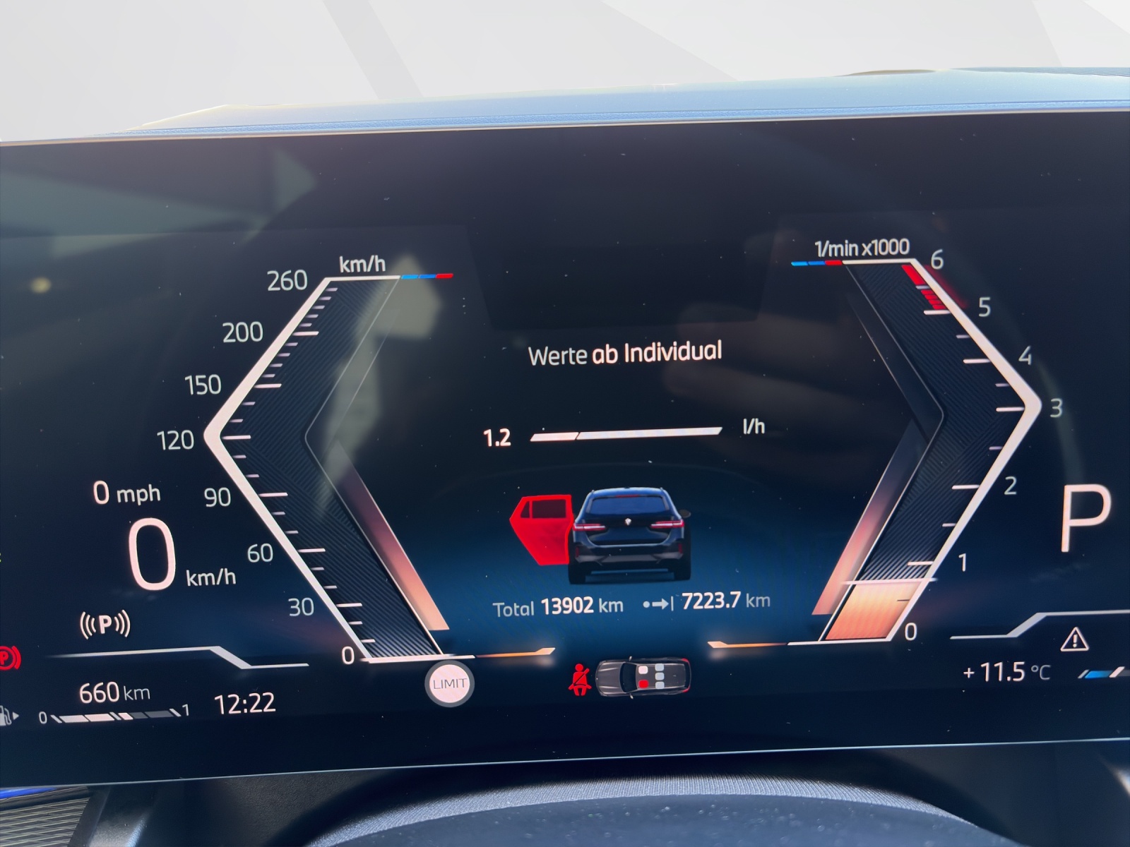 BMW 520d xDrive Touring-image-12