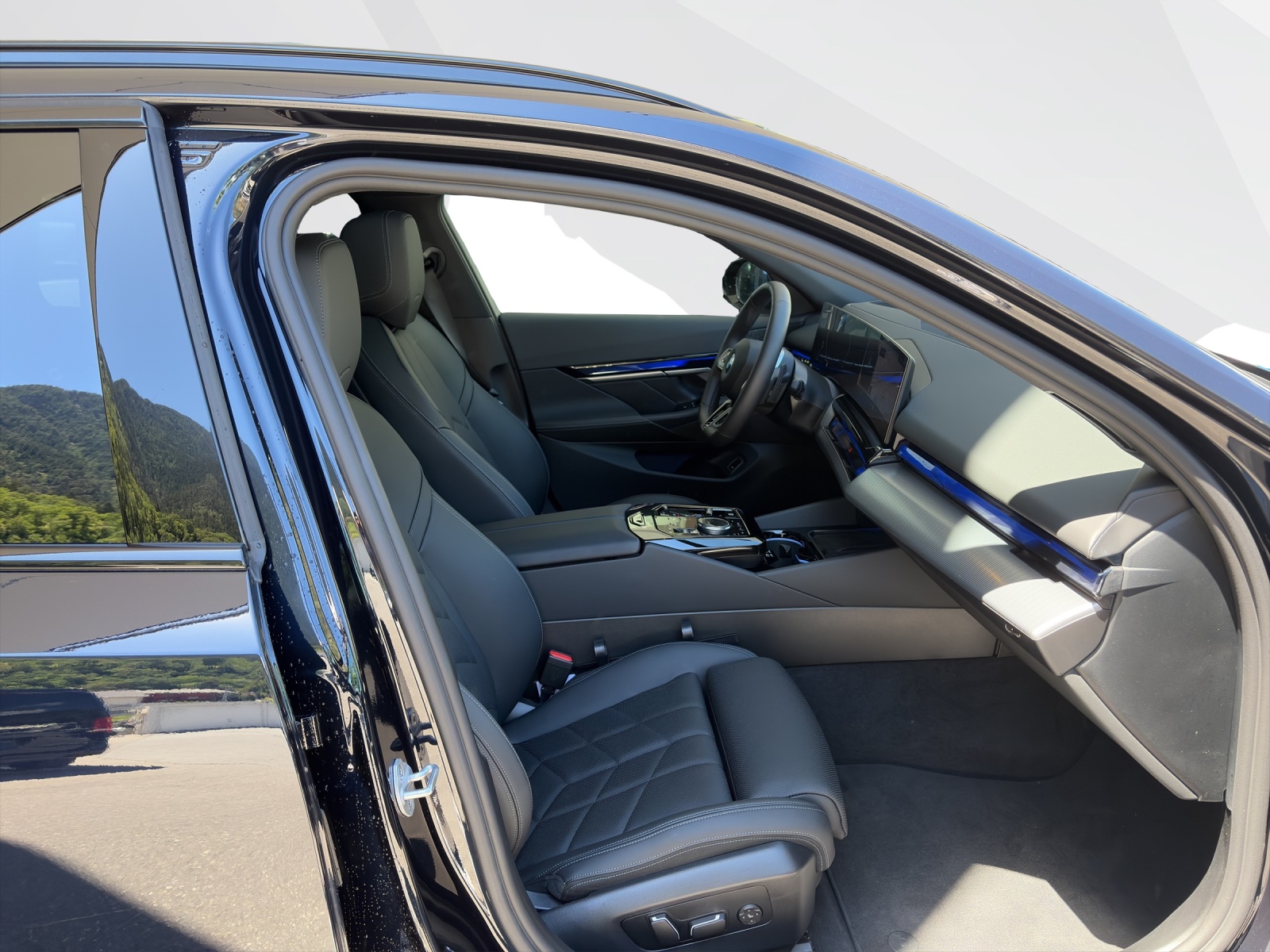 BMW 520d xDrive Touring-image-15