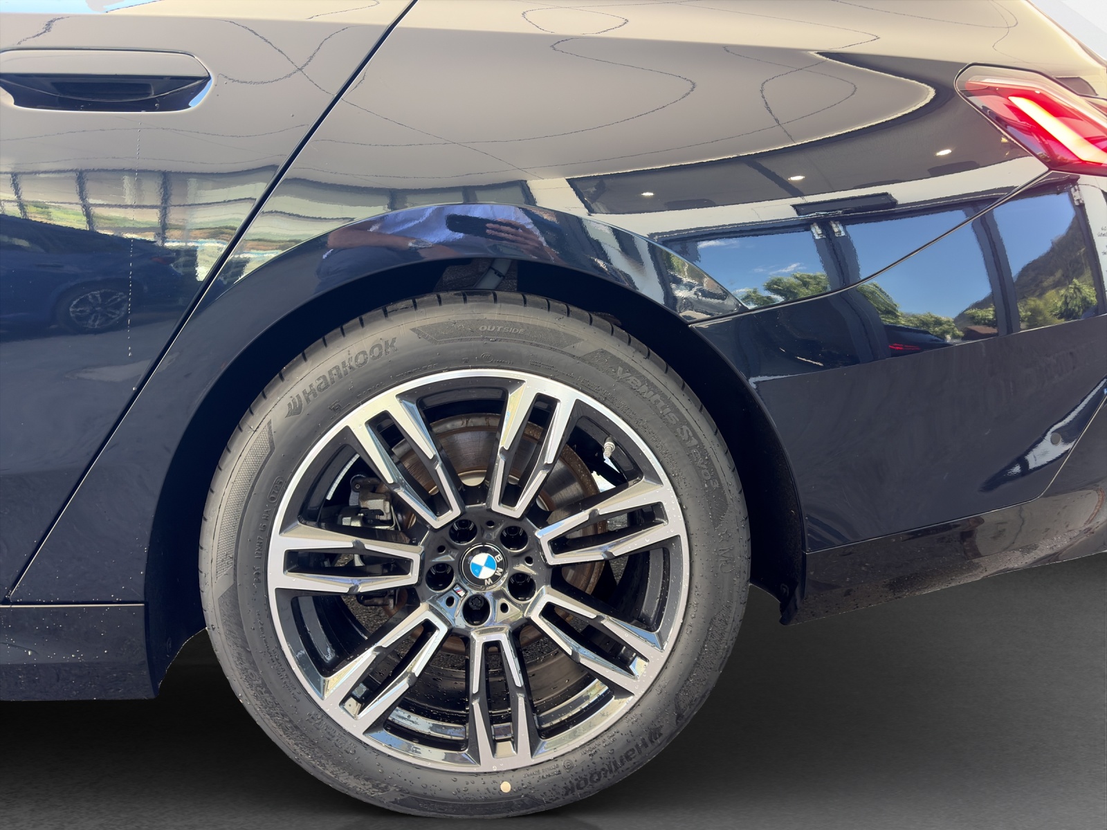 BMW 520d xDrive Touring-image-22