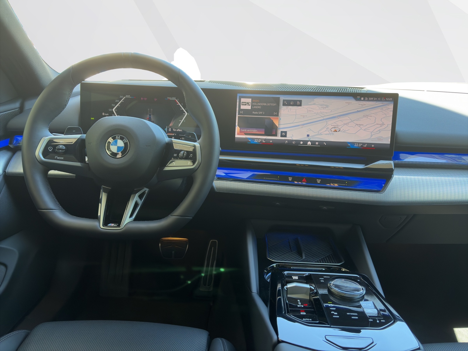 BMW 520d xDrive Touring-image-10