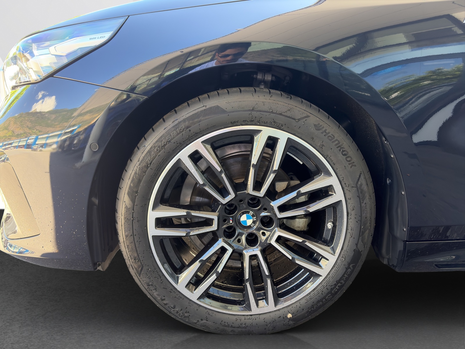 BMW 520d xDrive Touring-image-21
