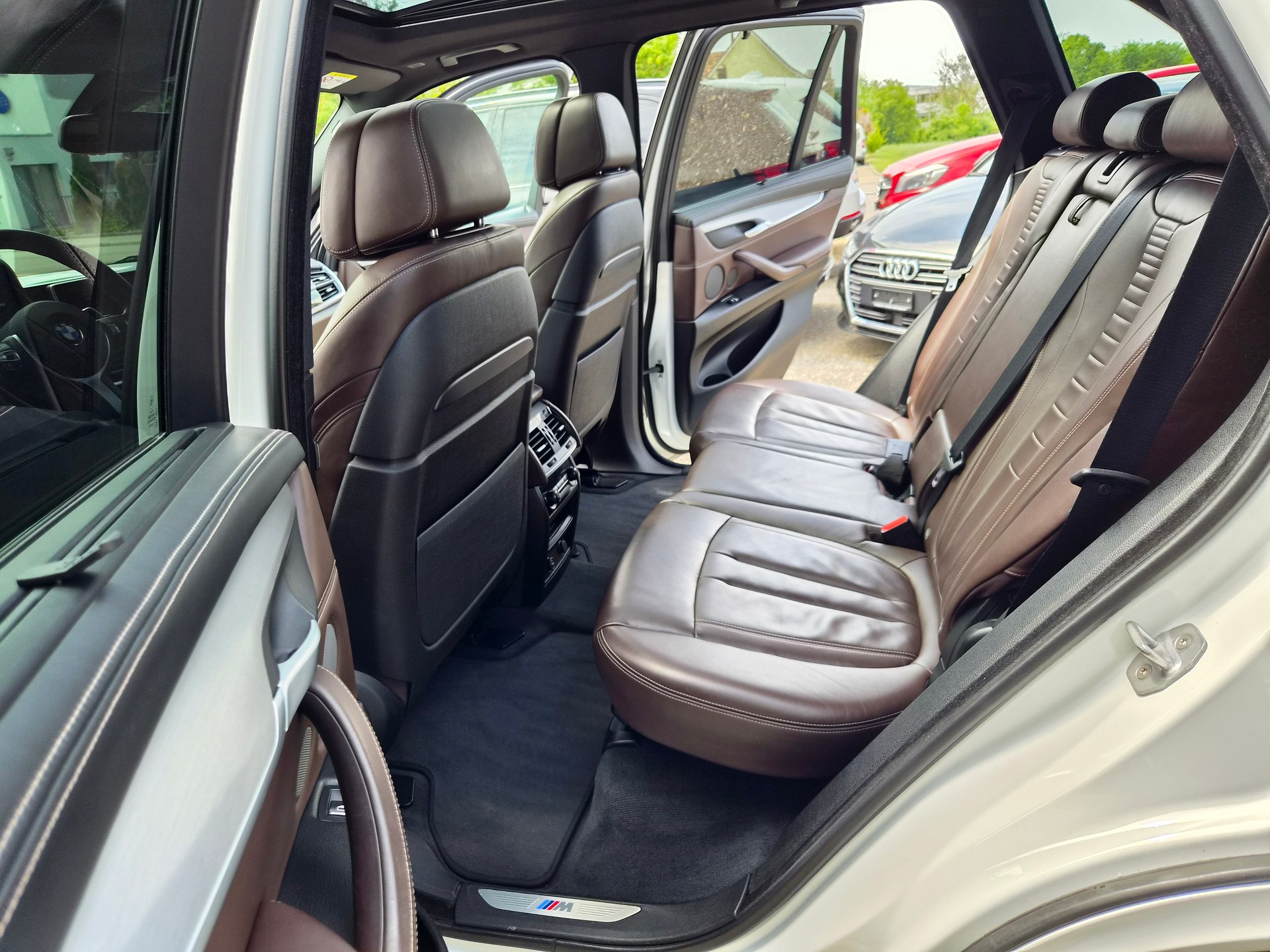 BMW X5 xDrive M50d Steptronic-image-8