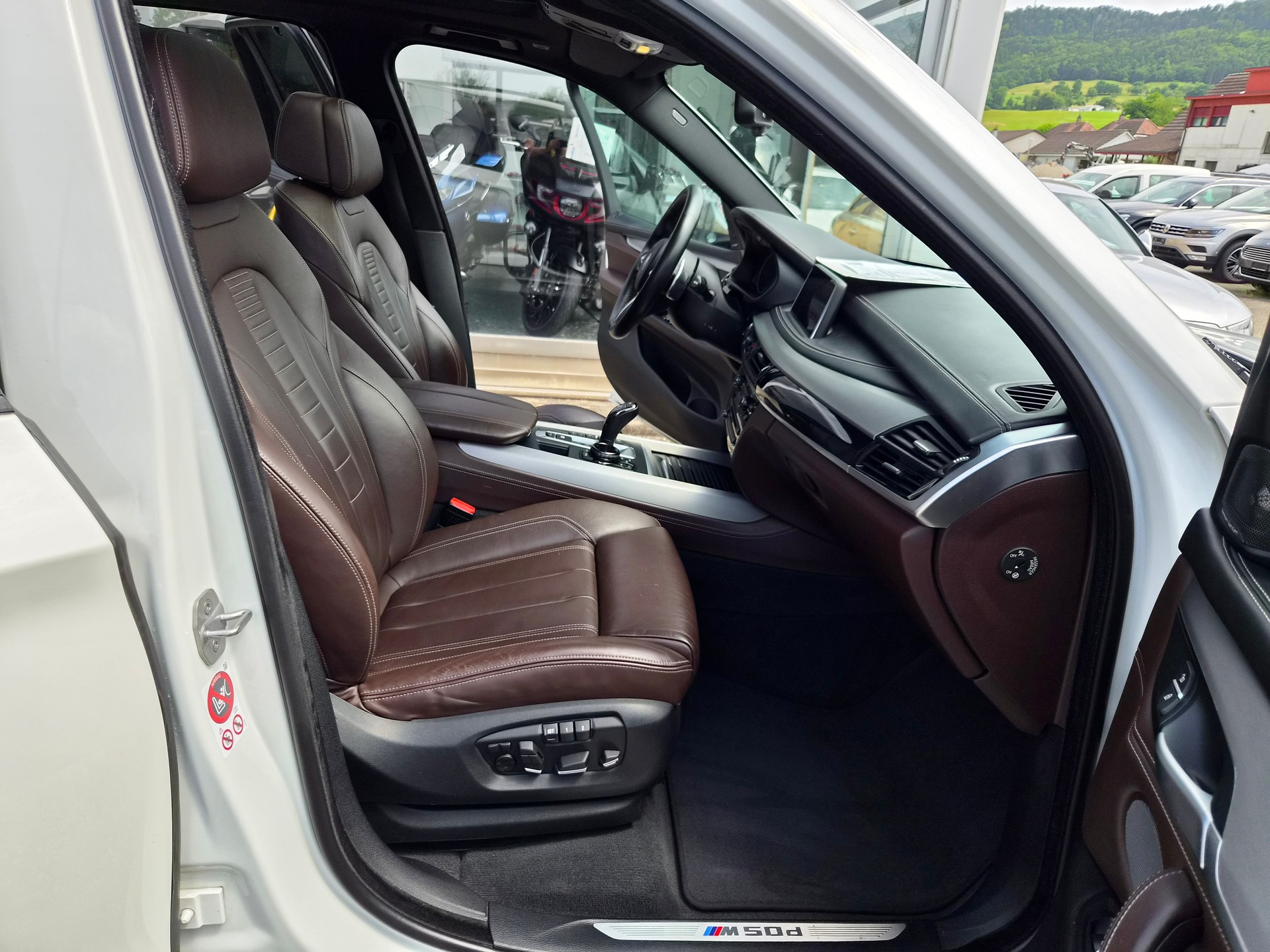 BMW X5 xDrive M50d Steptronic-image-9