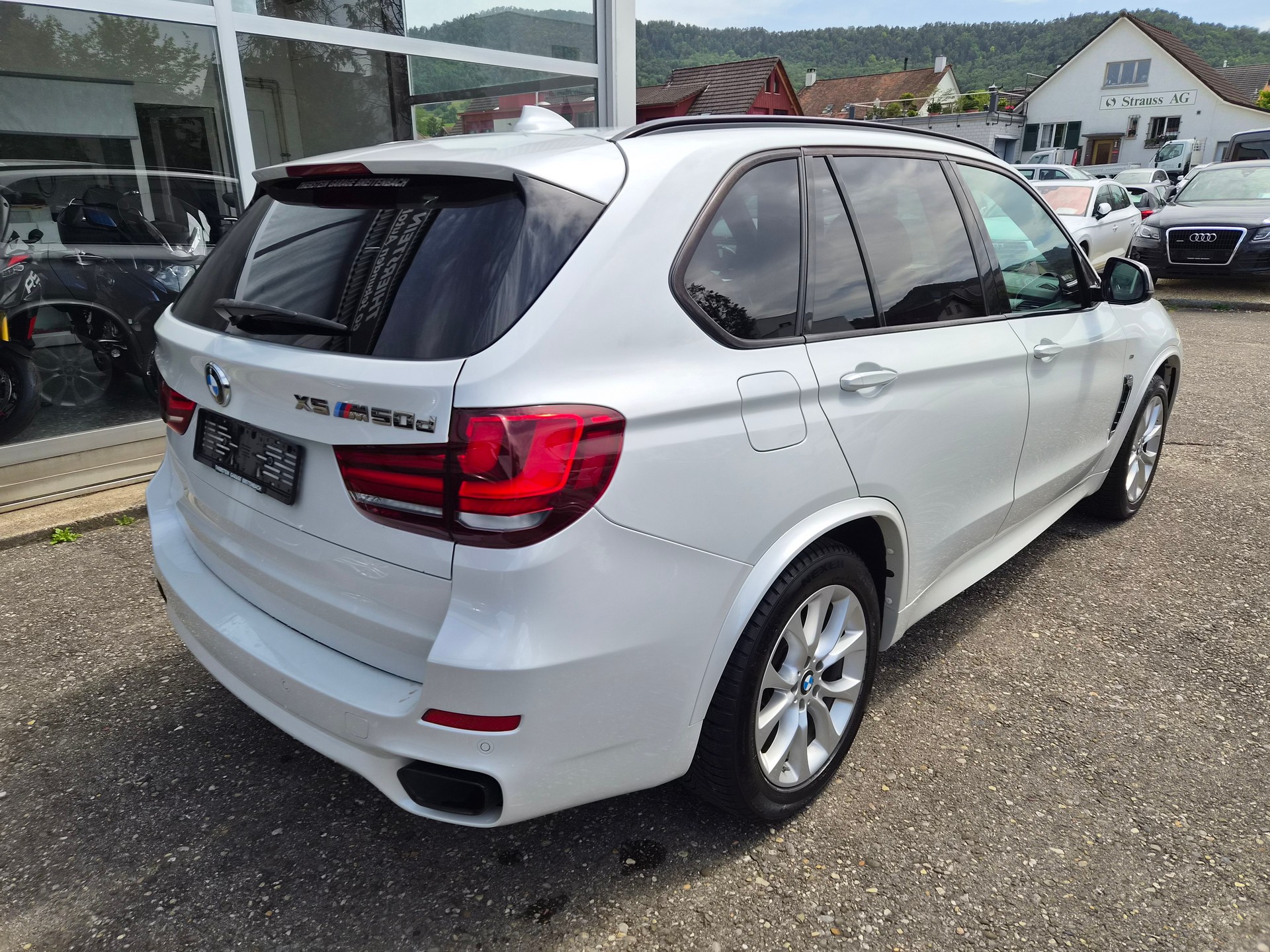 BMW X5 xDrive M50d Steptronic-image-5