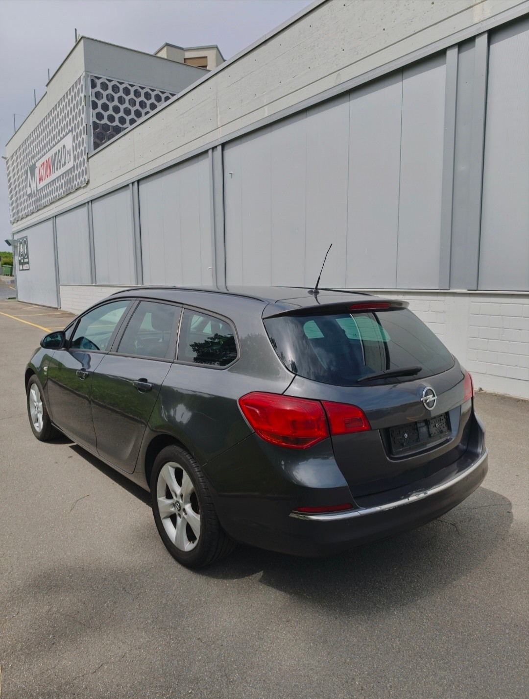 OPEL Astra SportsTourer 1.7 CDTi Anniversary Edition-image-5