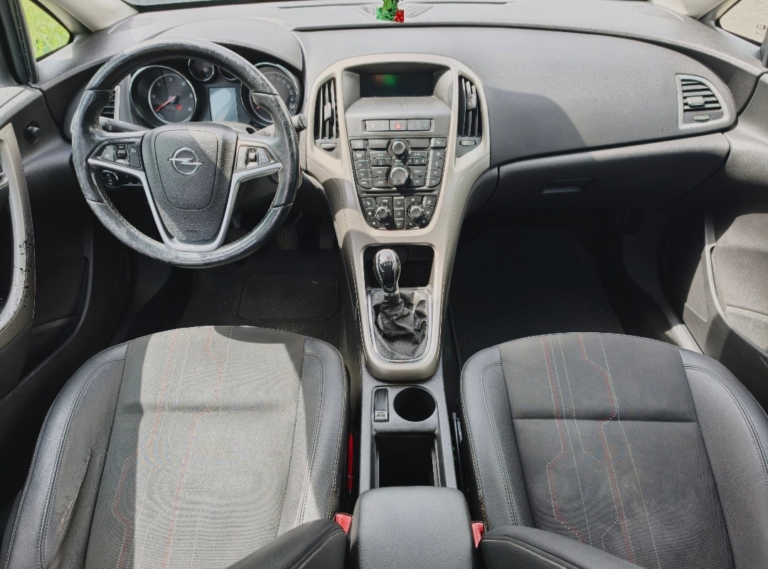 OPEL Astra SportsTourer 1.7 CDTi Anniversary Edition-image-6