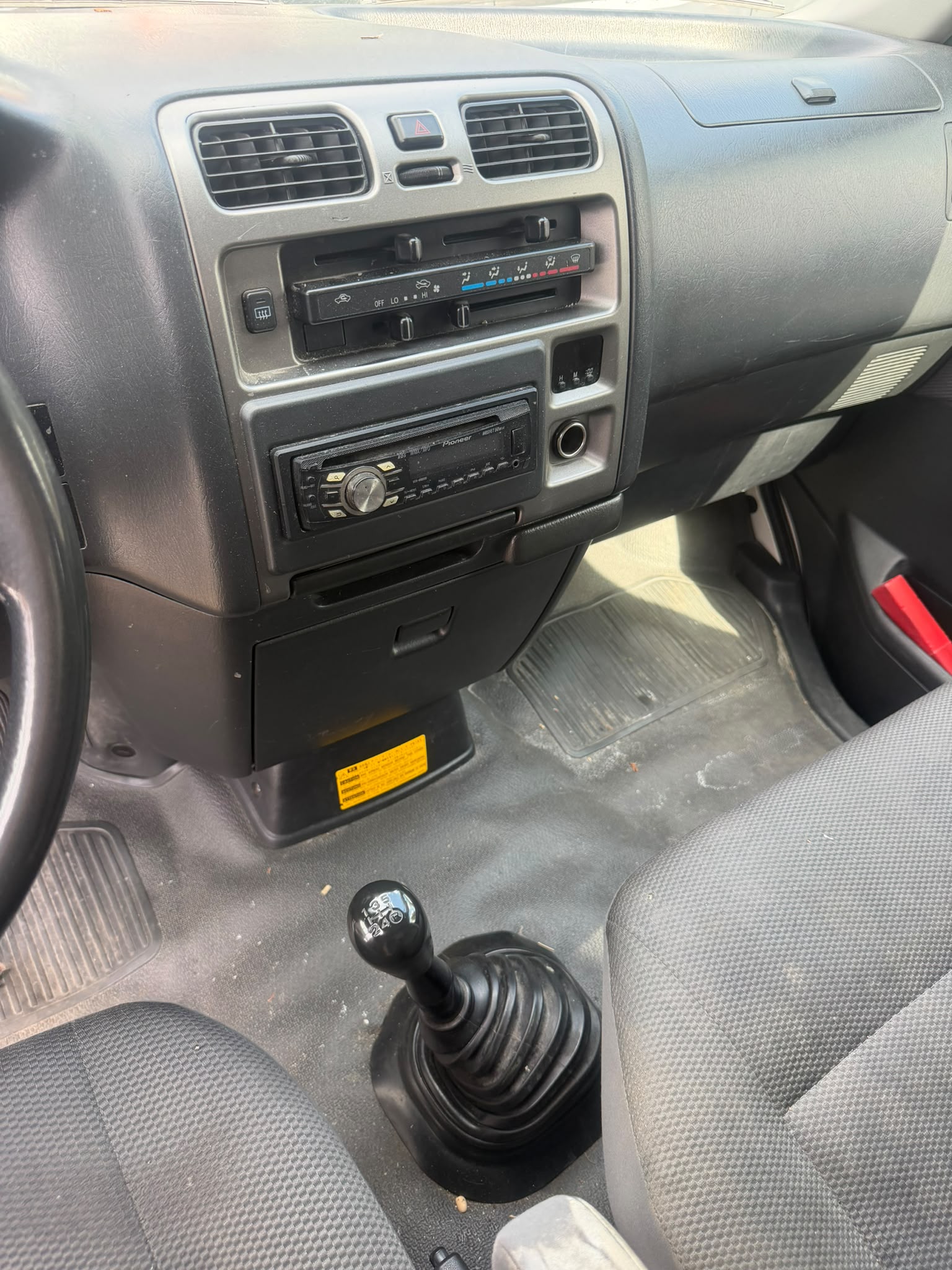 TOYOTA Hiace D-4D Van SWB-image-13