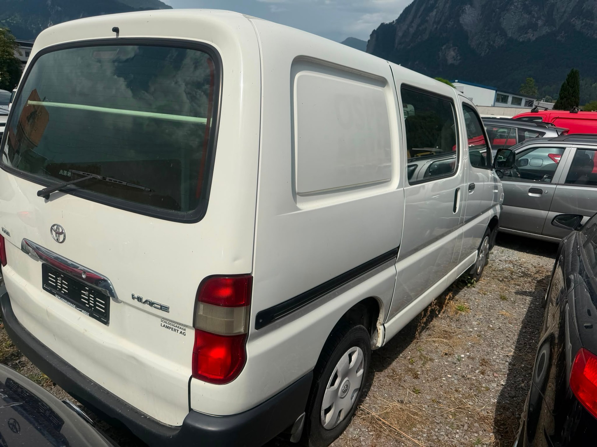 TOYOTA Hiace D-4D Van SWB-image-11