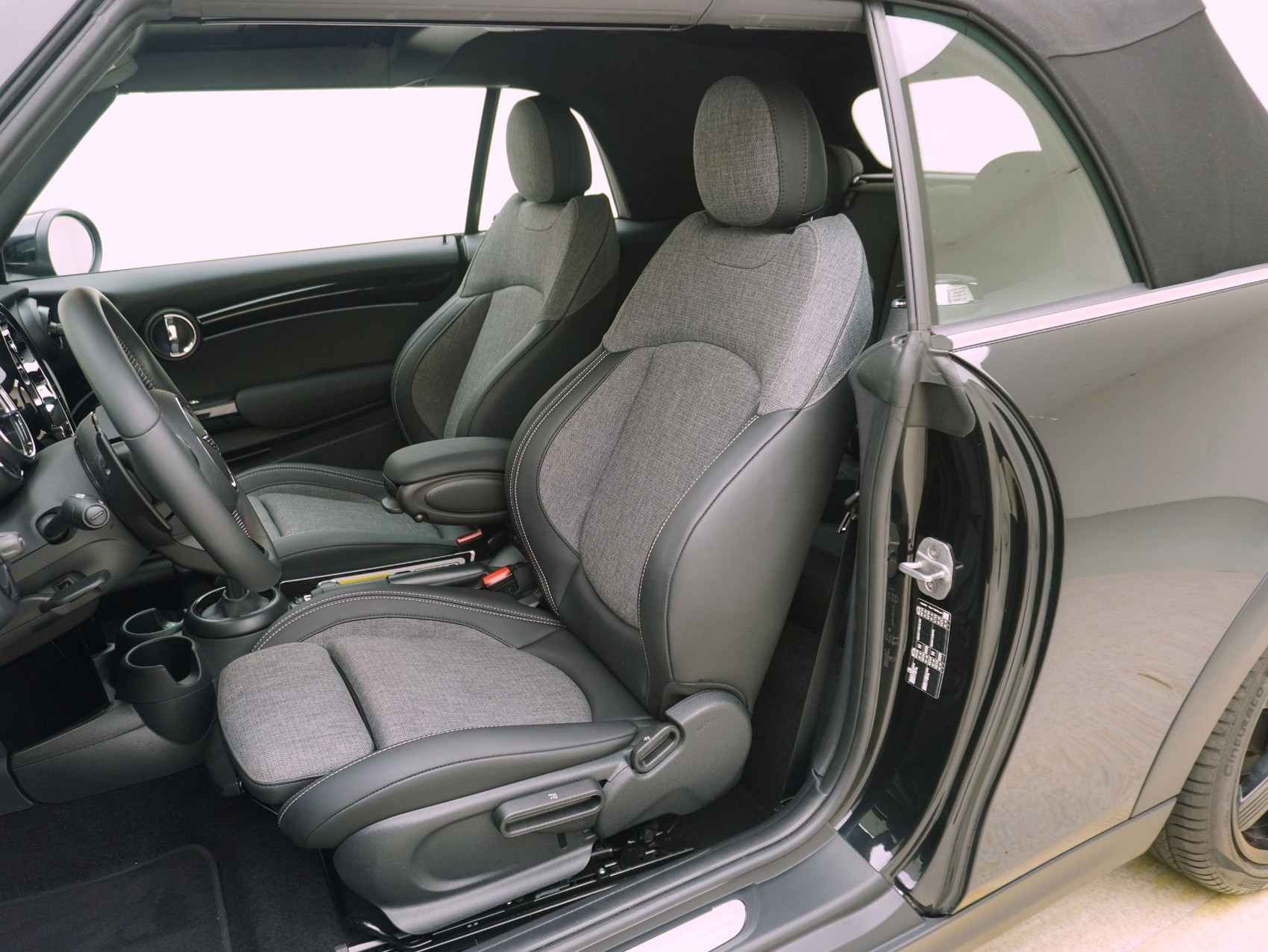 MINI Mini Cabrio F57 2.0i Cooper S-image-9
