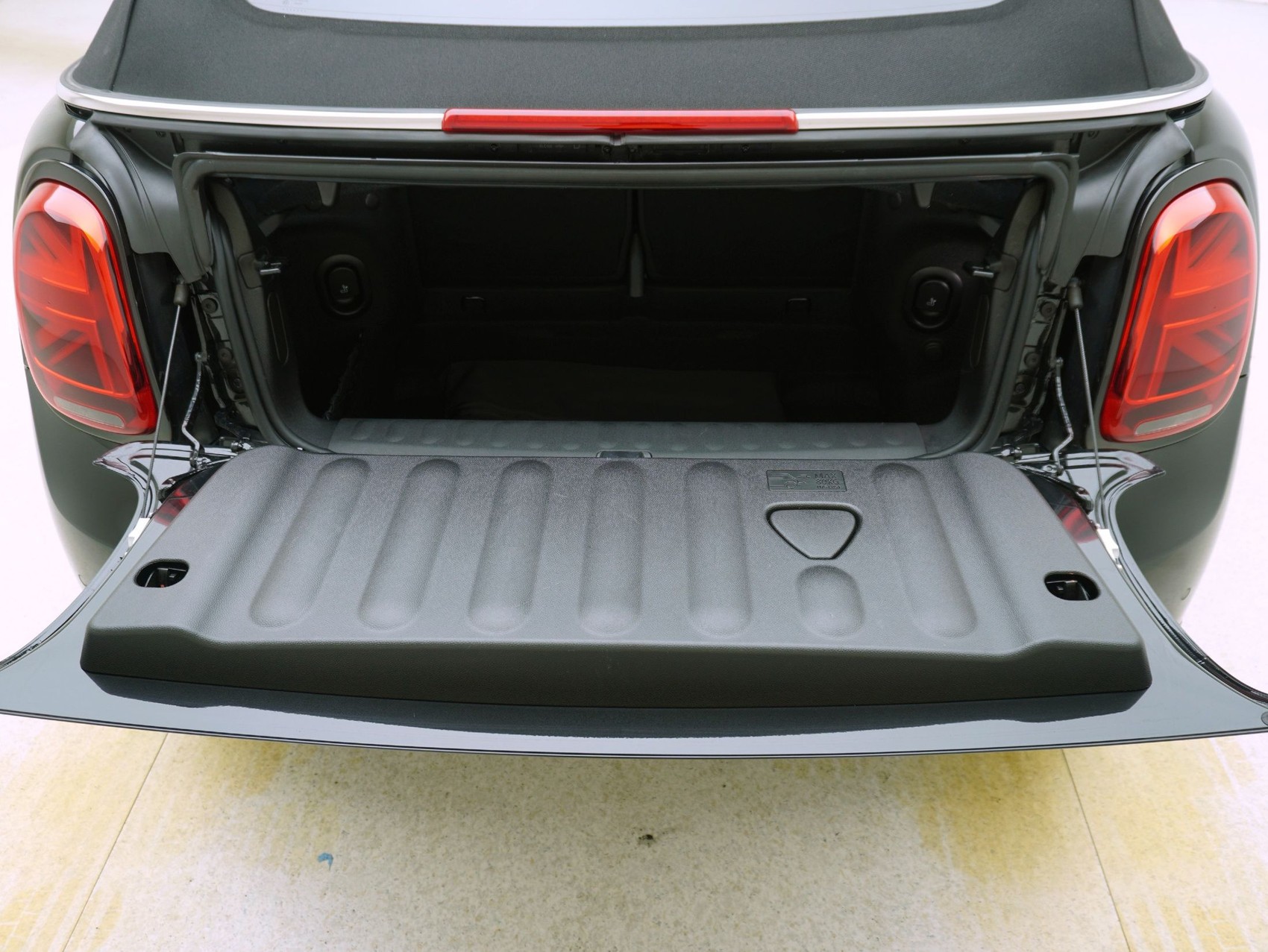 MINI Mini Cabrio F57 2.0i Cooper S-image-12