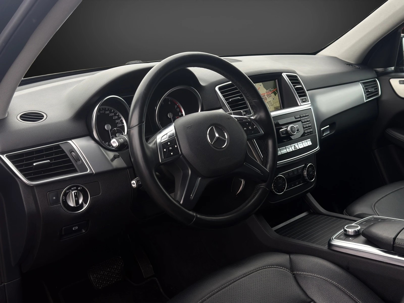 MERCEDES-BENZ ML 500 Executive AMG Sport-Paket 4Matic 7G-Tronic-image-7