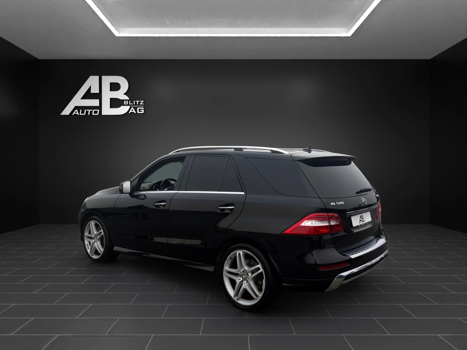 MERCEDES-BENZ ML 500 Executive AMG Sport-Paket 4Matic 7G-Tronic-image-2