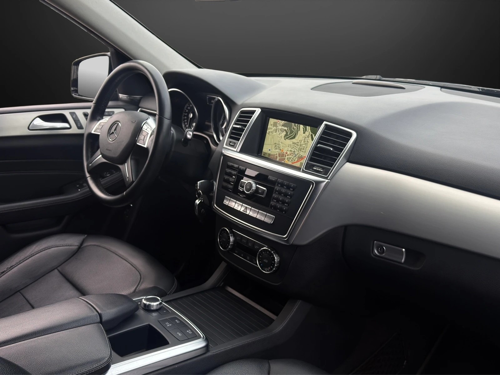 MERCEDES-BENZ ML 500 Executive AMG Sport-Paket 4Matic 7G-Tronic-image-9