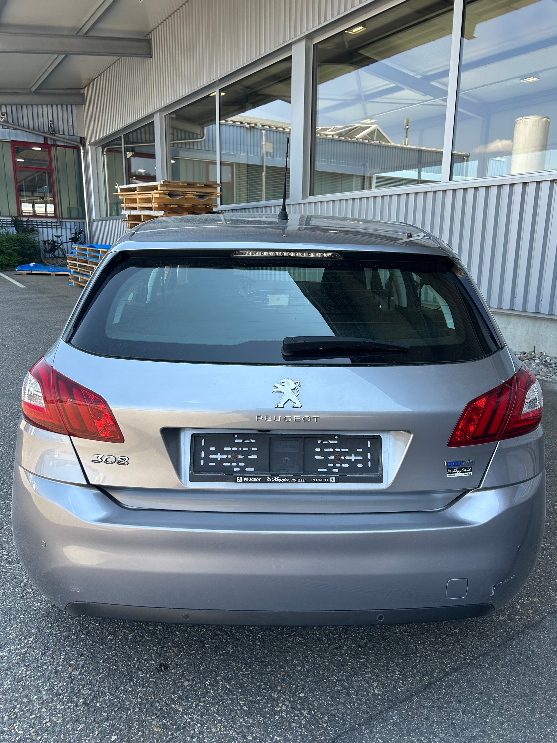 PEUGEOT 308 1.2 THP Style Automatic-image-4