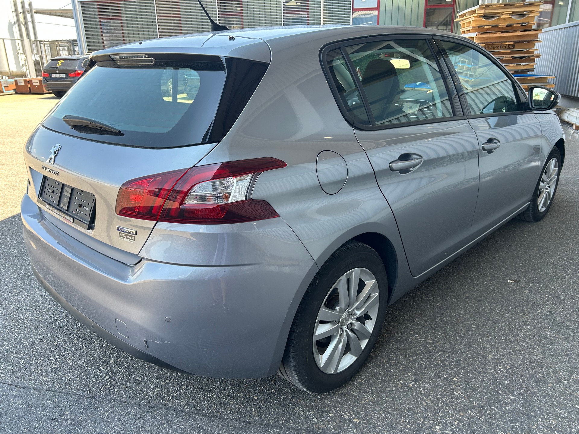 PEUGEOT 308 1.2 THP Style Automatic-image-3