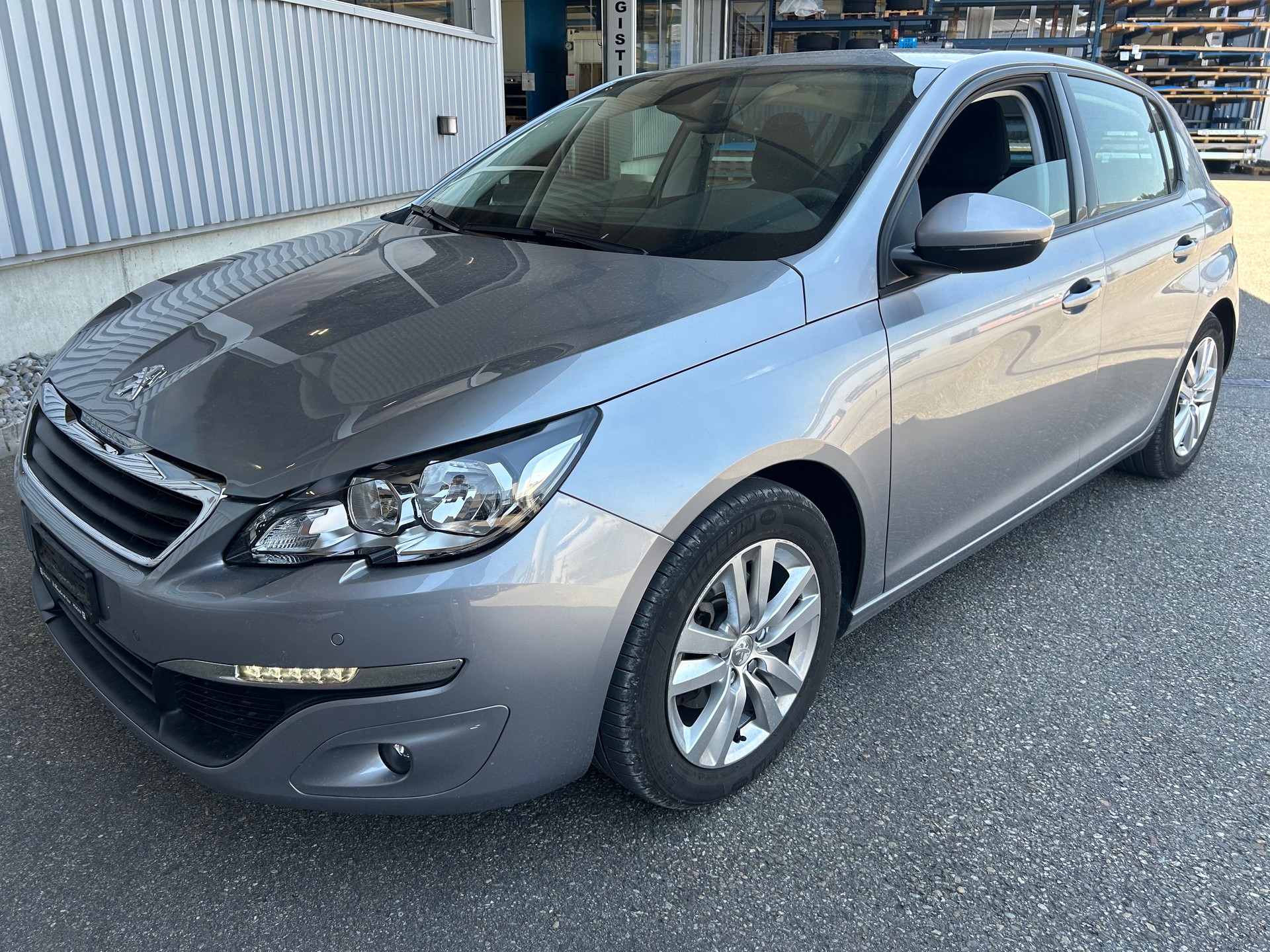 PEUGEOT 308 1.2 THP Style Automatic-image-1