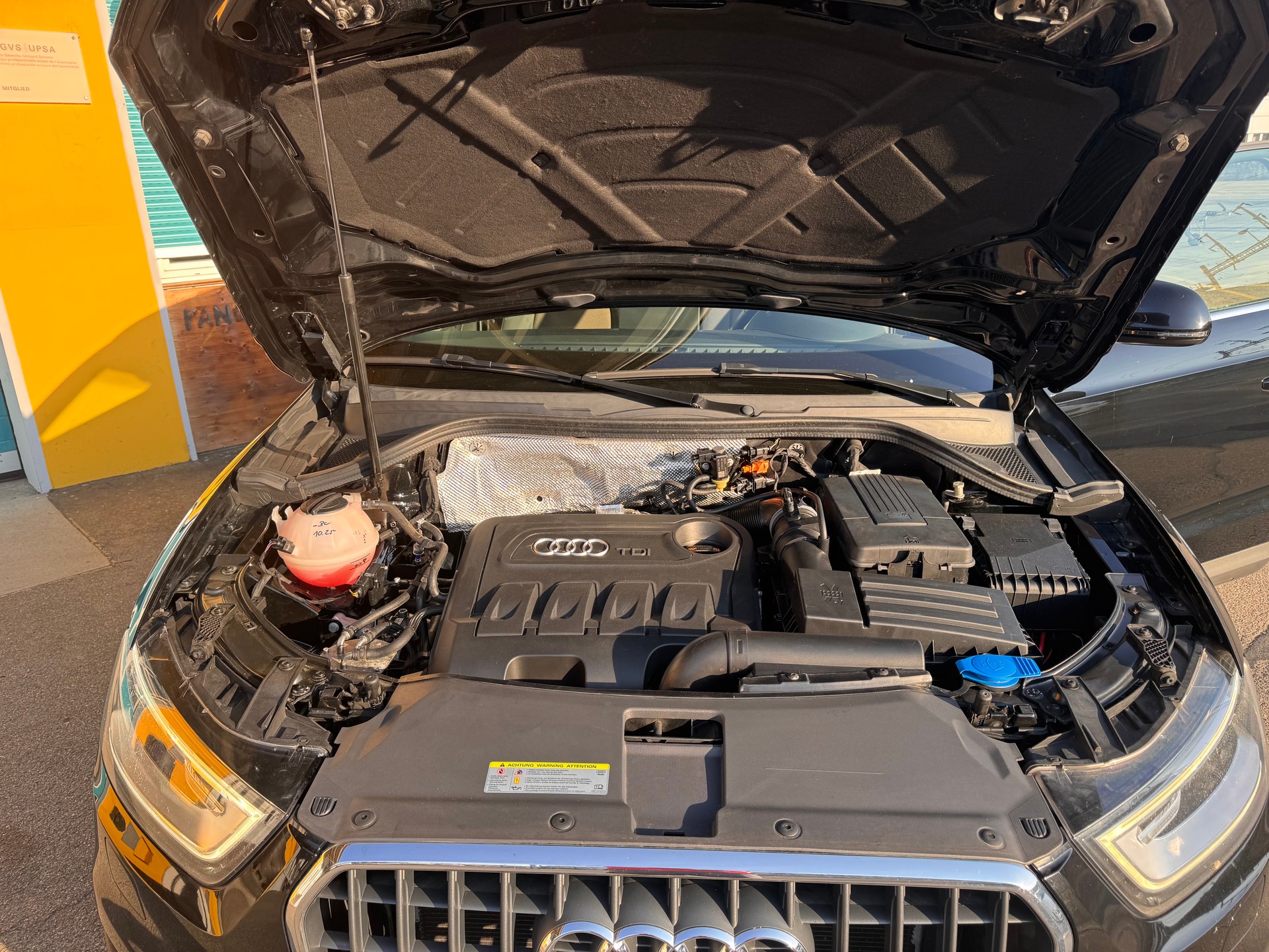 AUDI Q3 2.0 TDI quattro S-tronic-image-8