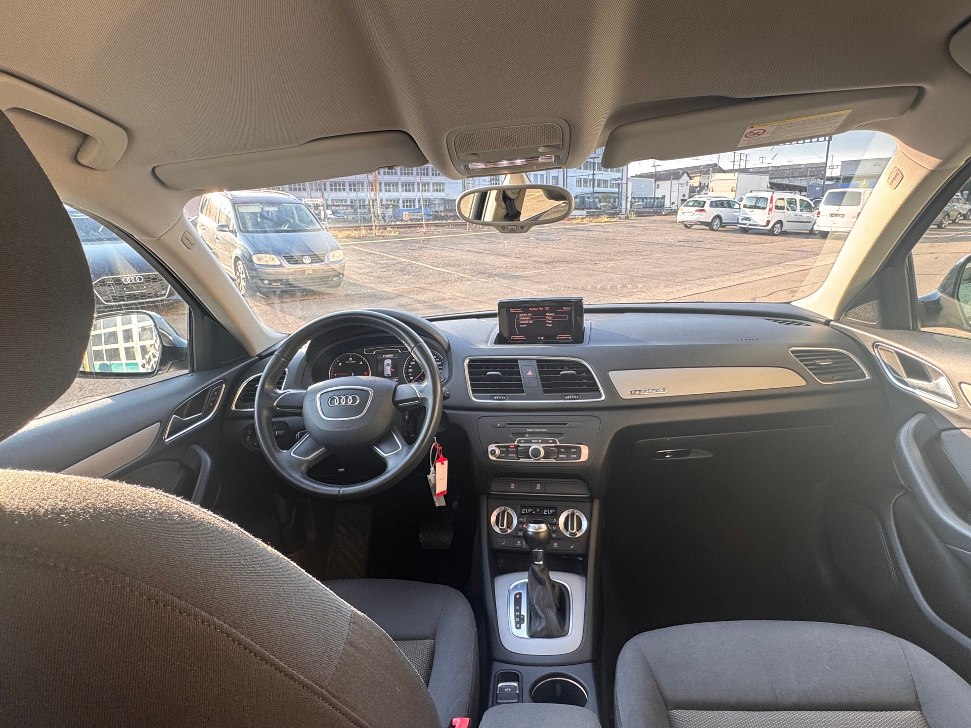 AUDI Q3 2.0 TDI quattro S-tronic-image-5