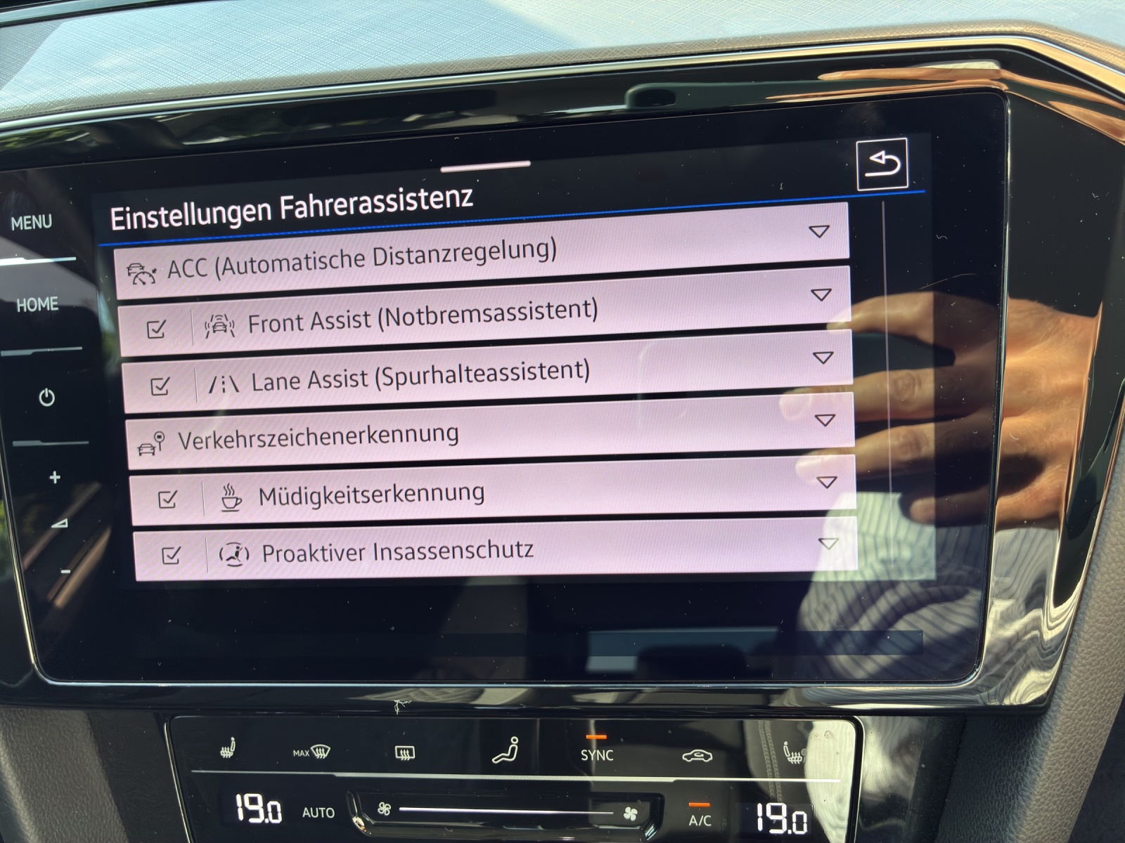 VW Passat 2.0 TDI BMT Business DSG-image-13