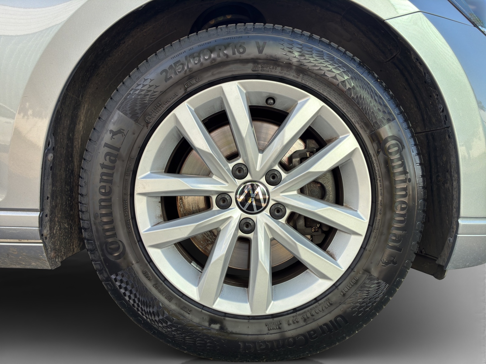 VW Passat 2.0 TDI BMT Business DSG-image-15