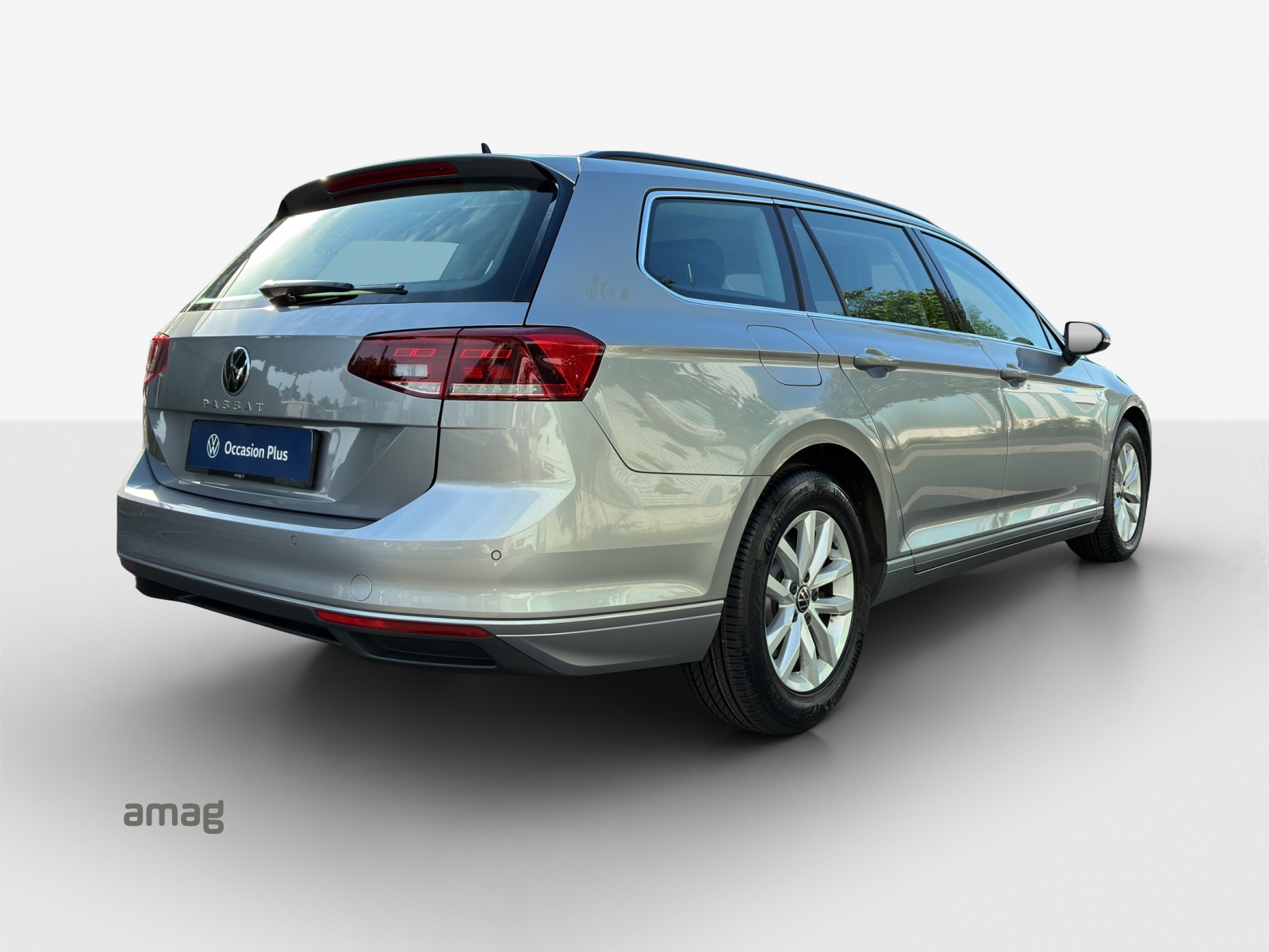 VW Passat 2.0 TDI BMT Business DSG-image-4