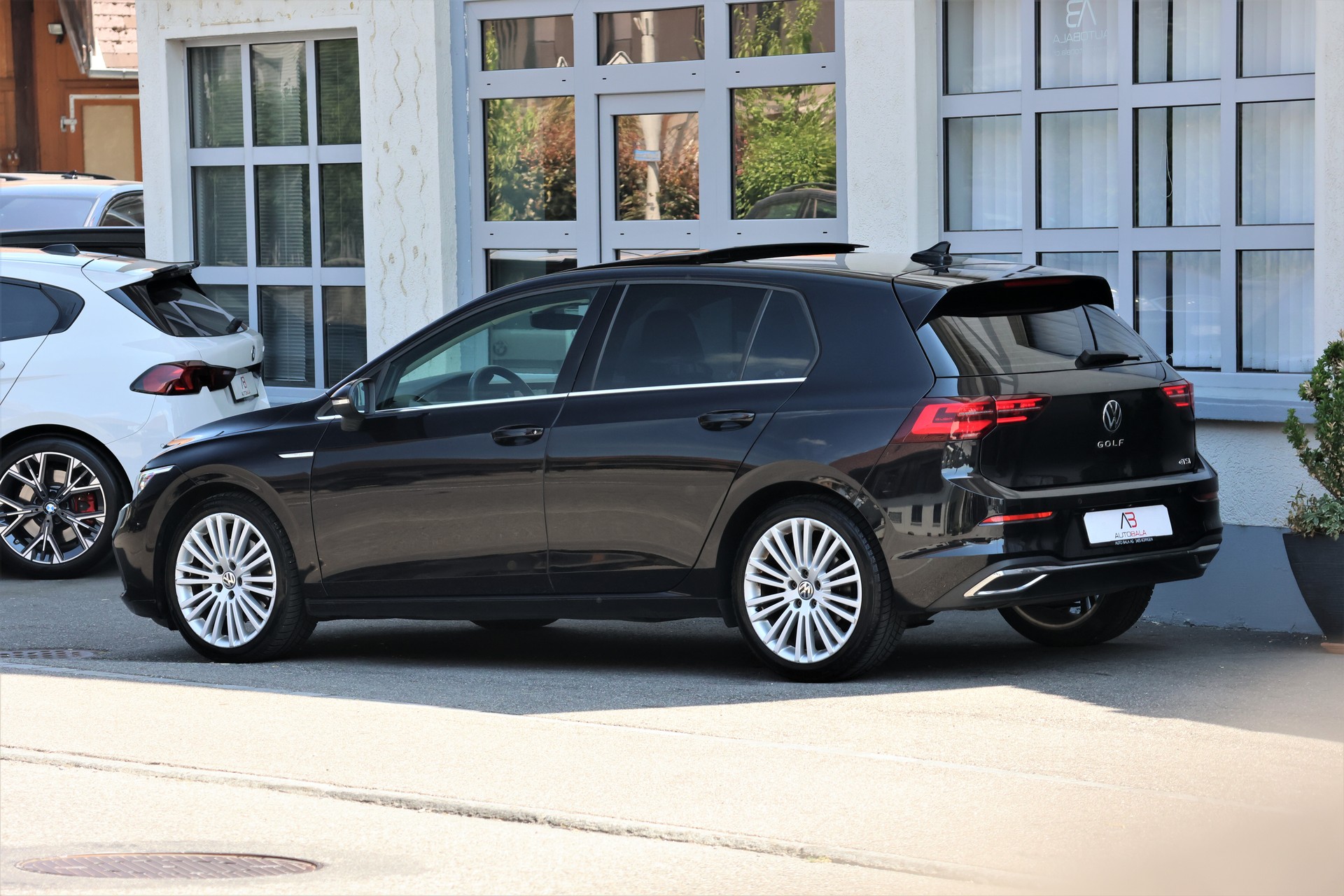 VW Golf 1.5 eTSI mHEV ACT First Edition DSG-image-4