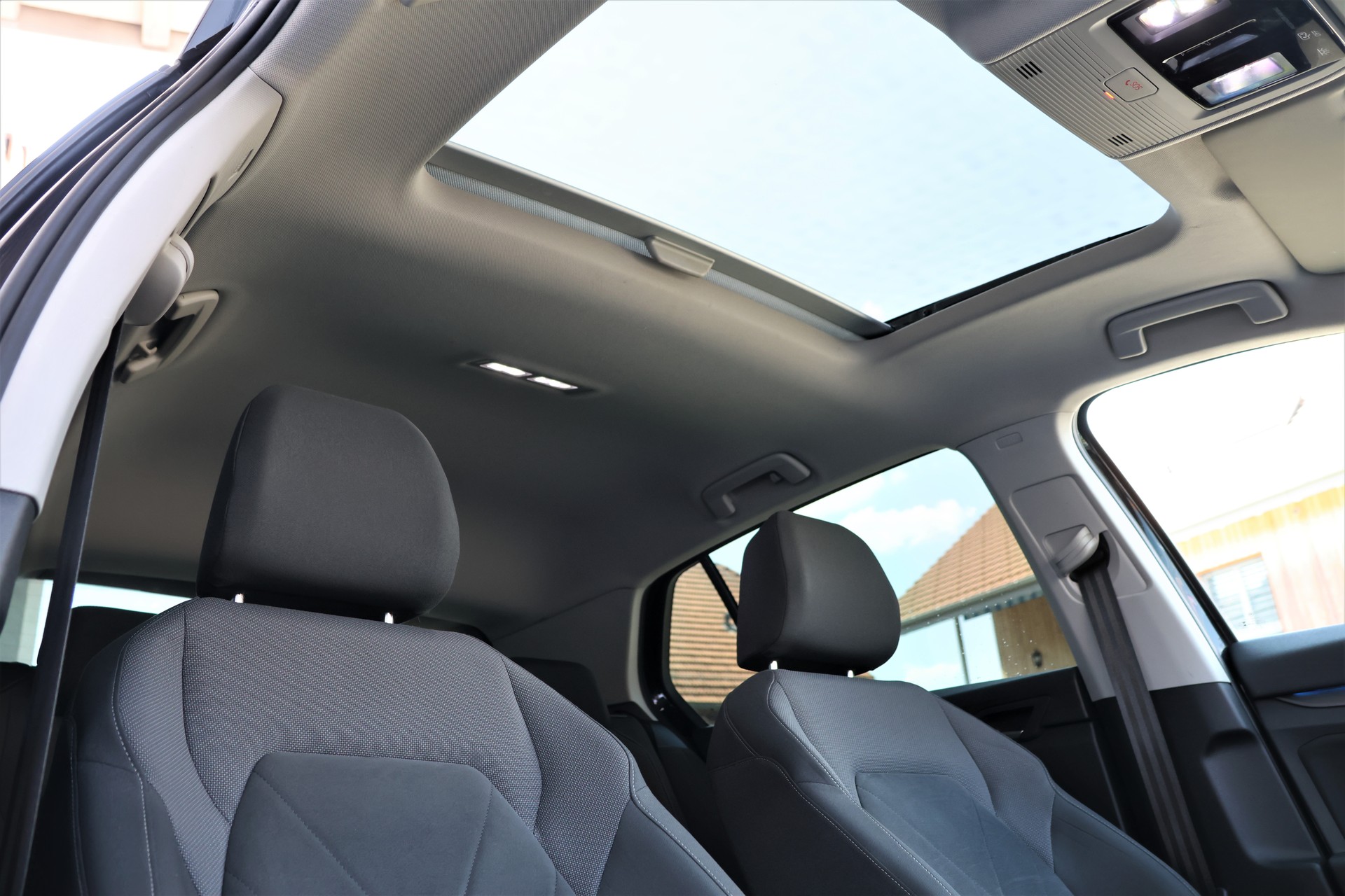 VW Golf 1.5 eTSI mHEV ACT First Edition DSG-image-21