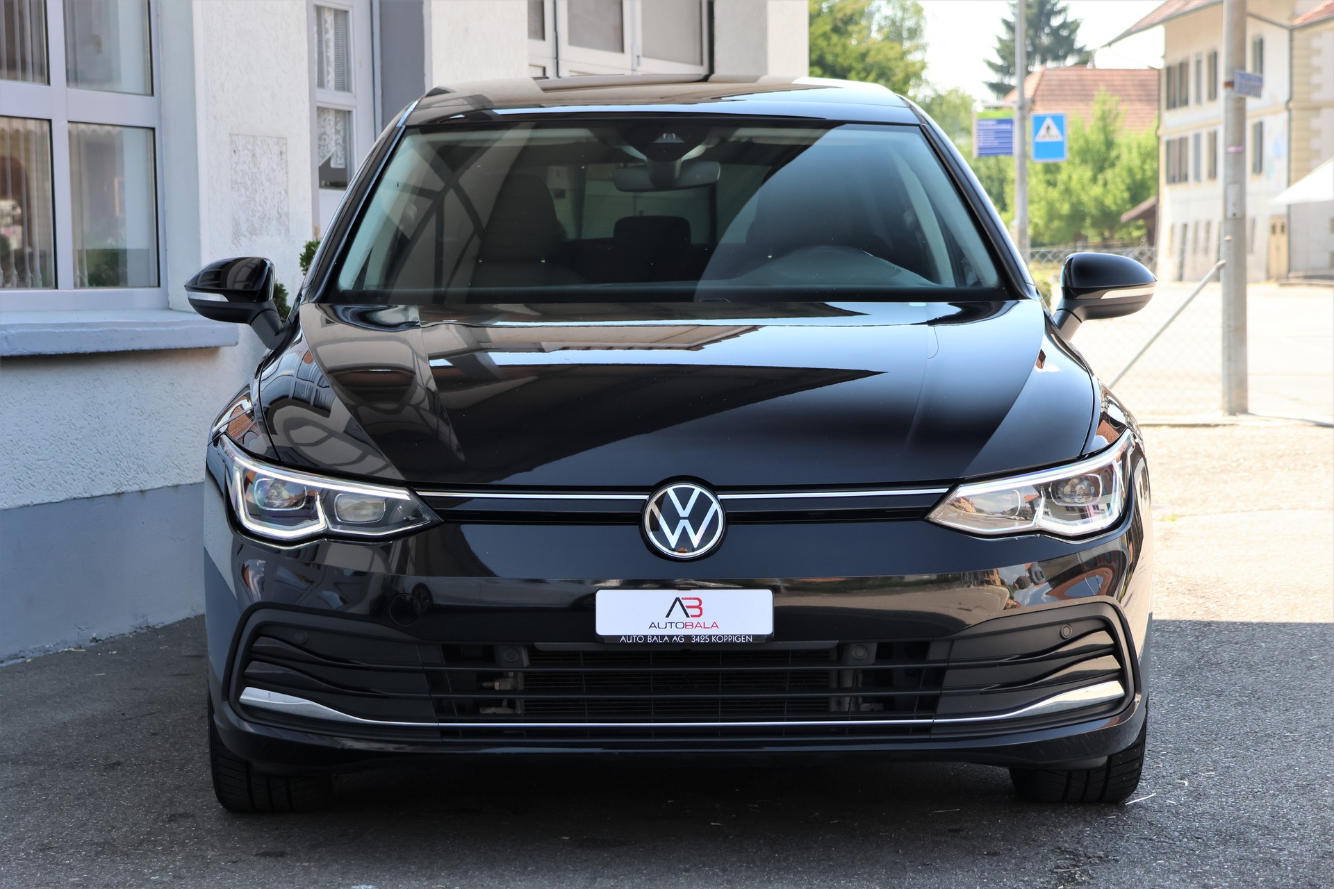 VW Golf 1.5 eTSI mHEV ACT First Edition DSG-image-1