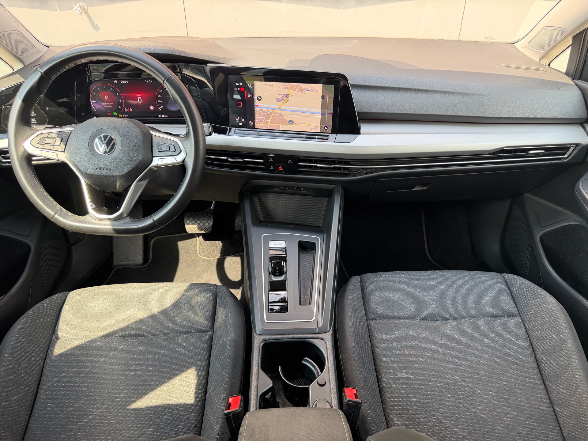 VW Golf 1.0 TSI Life *Assistenzpaket* *Rückfahrkamera*-image-11
