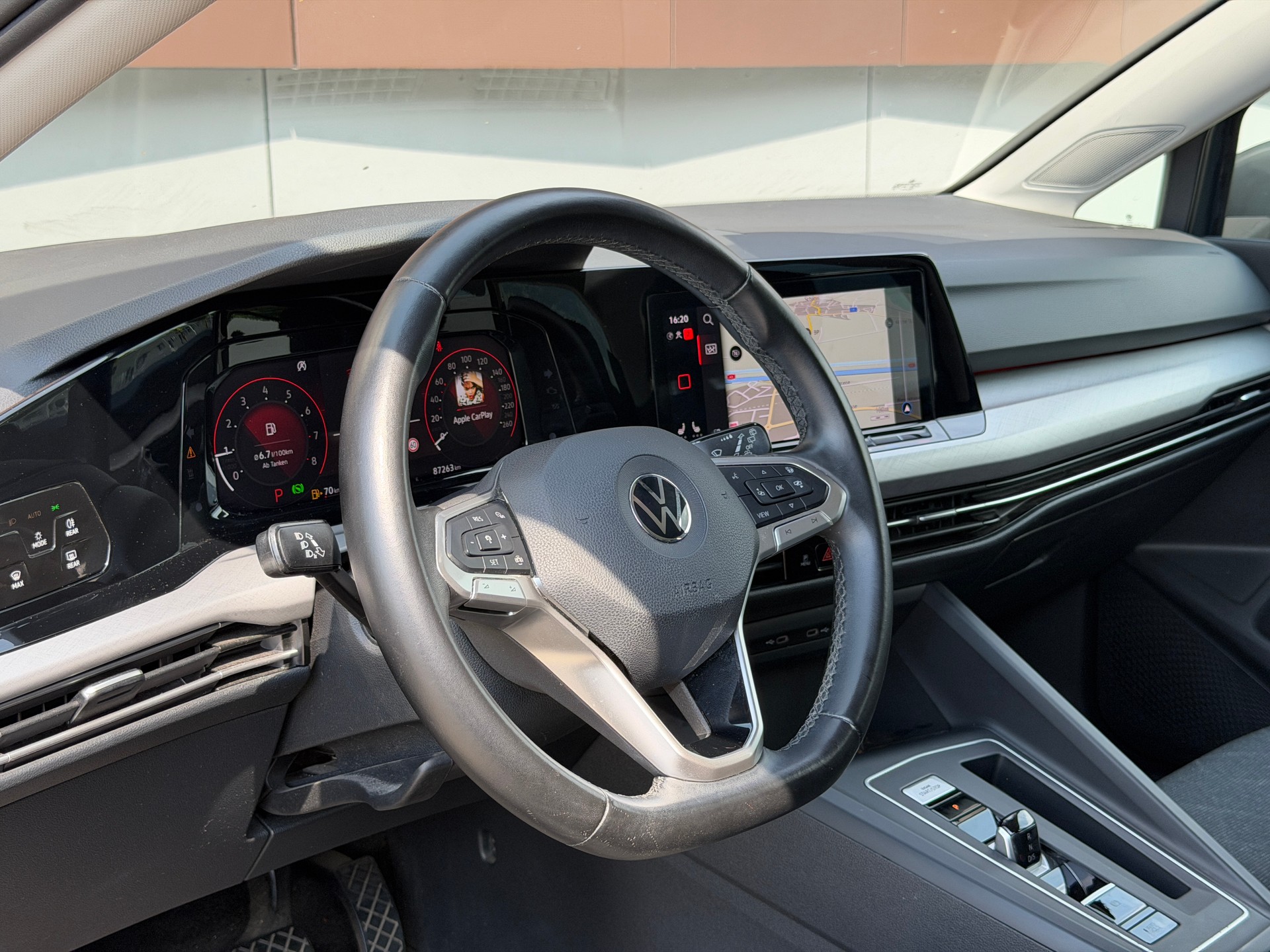 VW Golf 1.0 TSI Life *Assistenzpaket* *Rückfahrkamera*-image-12